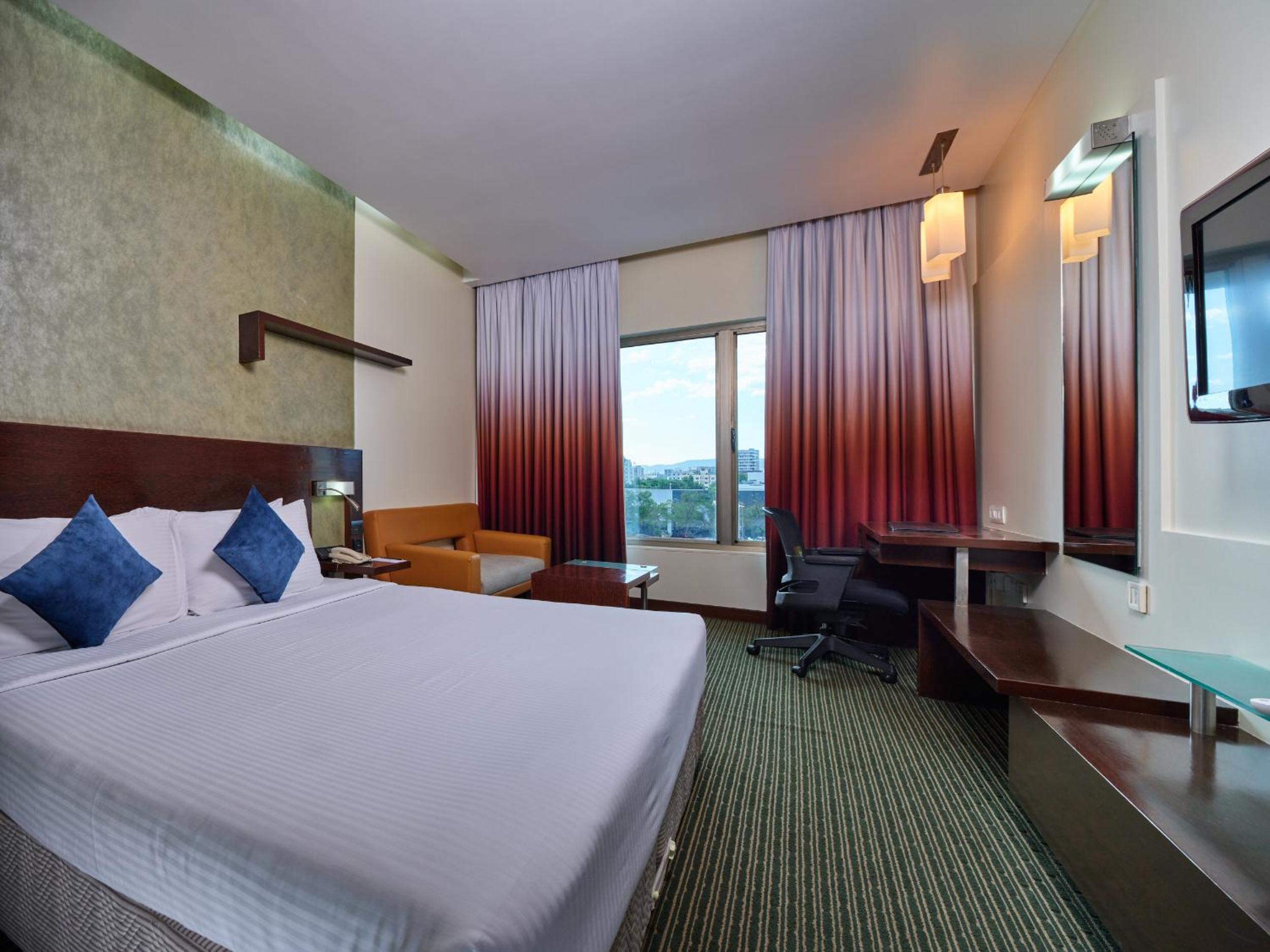 Grand Room - Photo 2