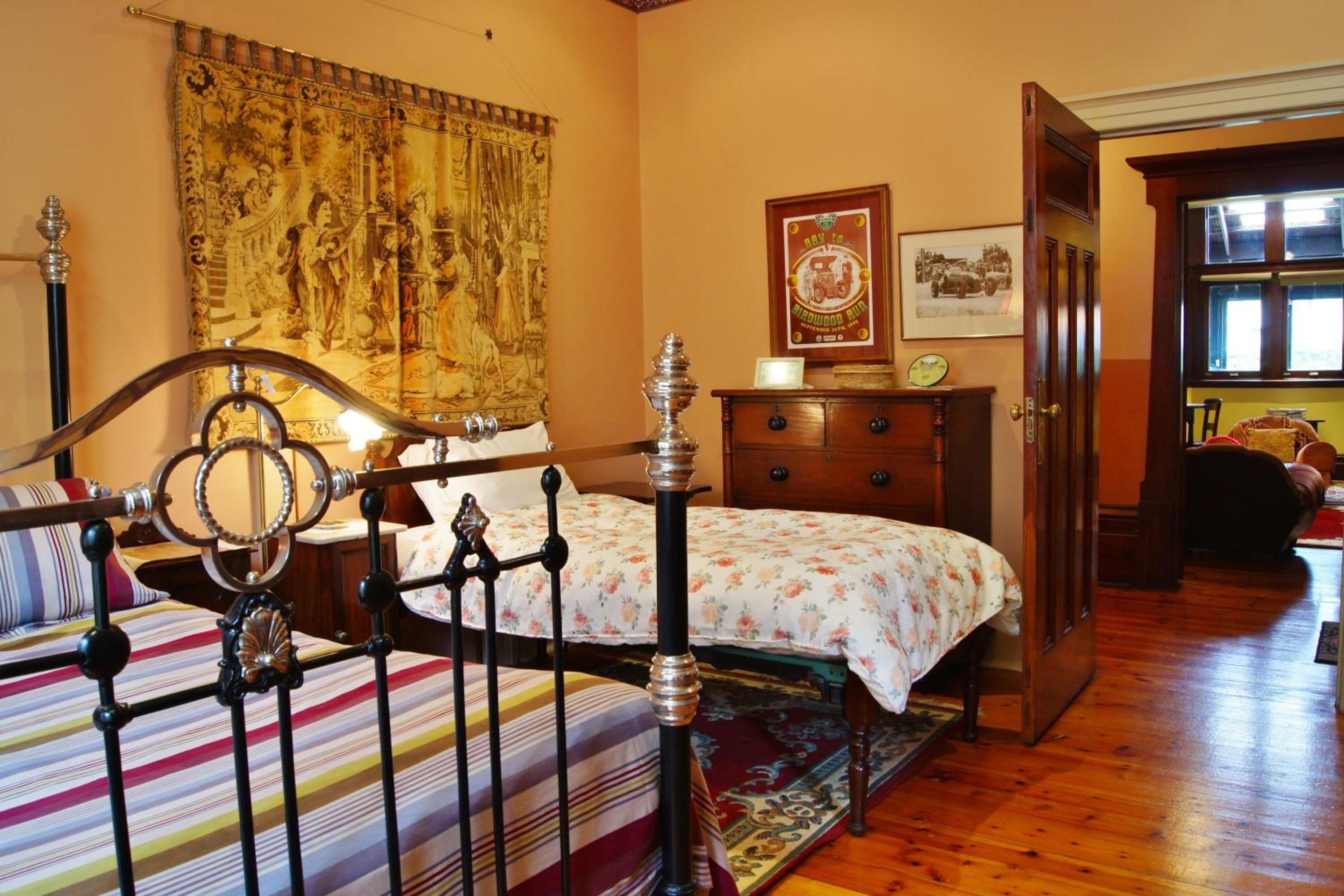 Two-Bedroom Apartment - Butlers