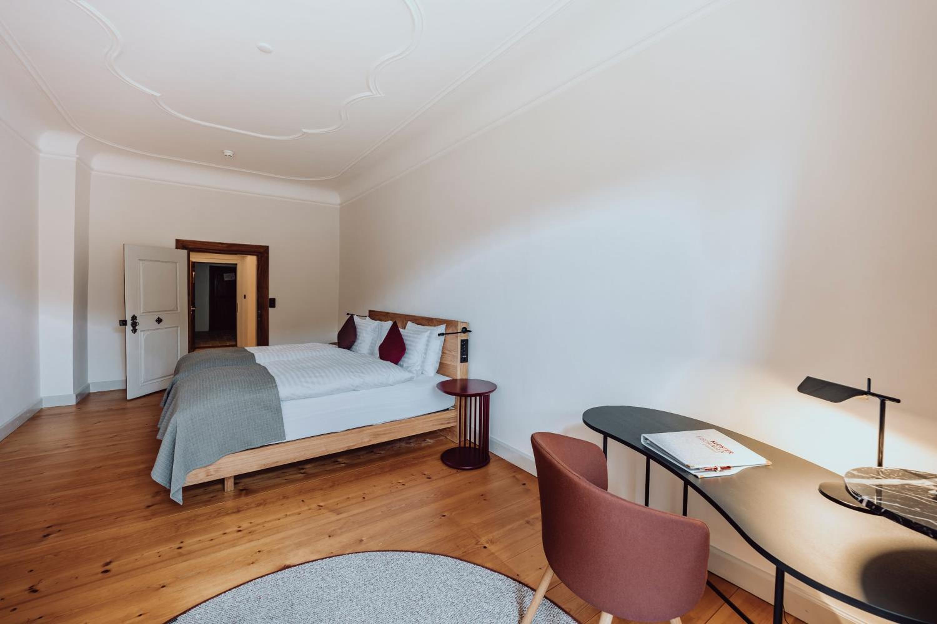 Superior Double or Twin Room with Garden View - Photo 18