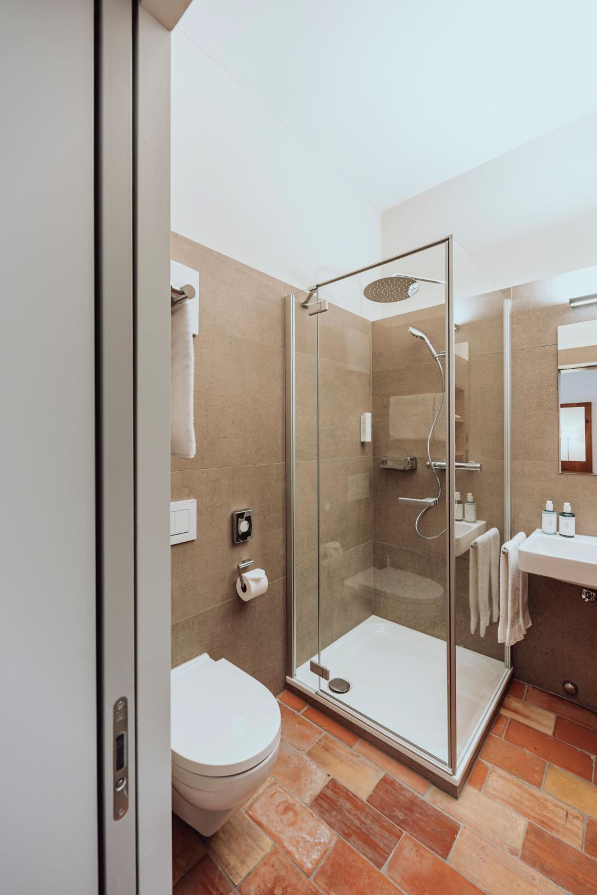 Superior Double or Twin Room with Garden View - Photo 6