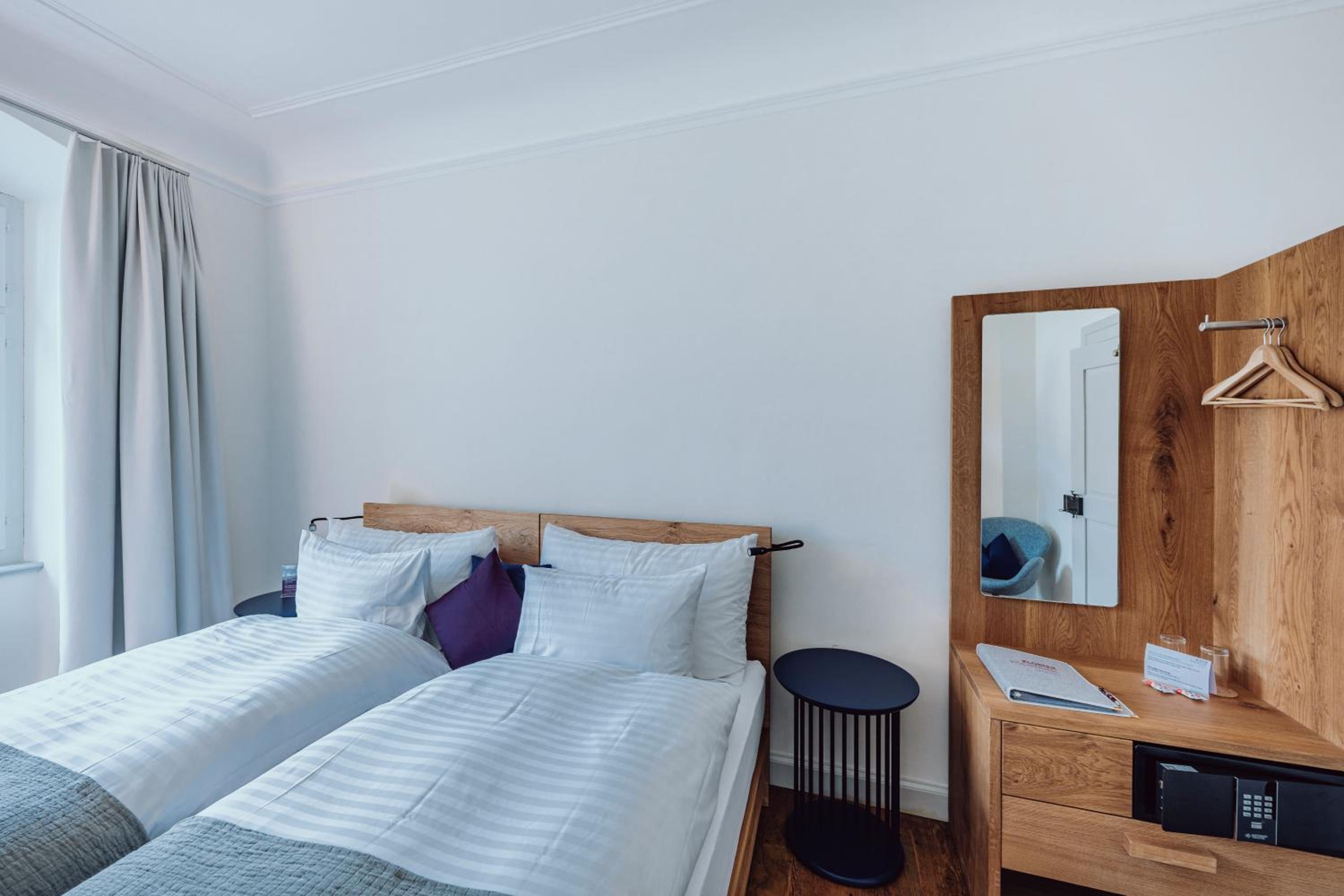 Superior Double or Twin Room with Garden View - Photo 14