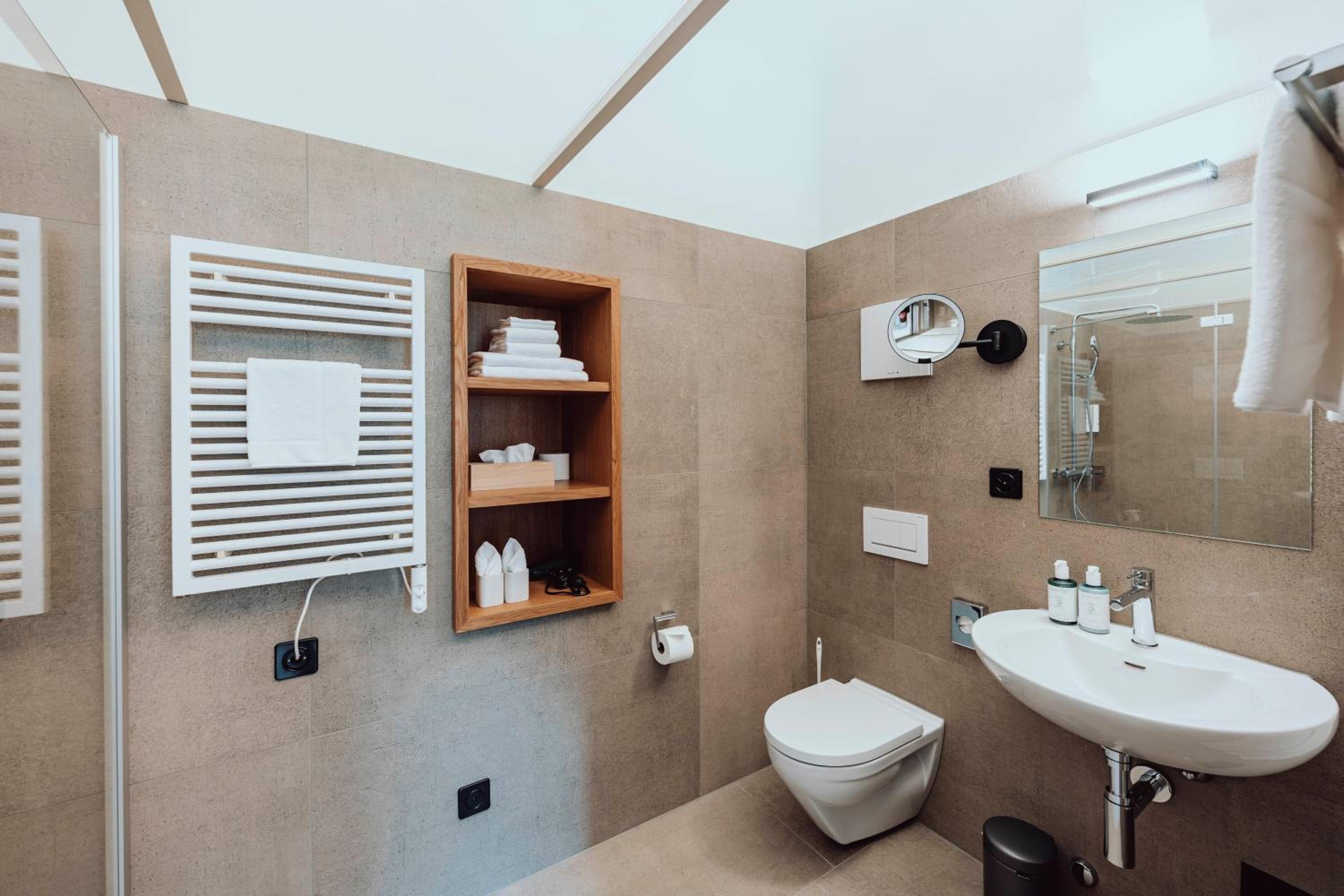 Deluxe Double or Twin Room with Garden View - Photo 17