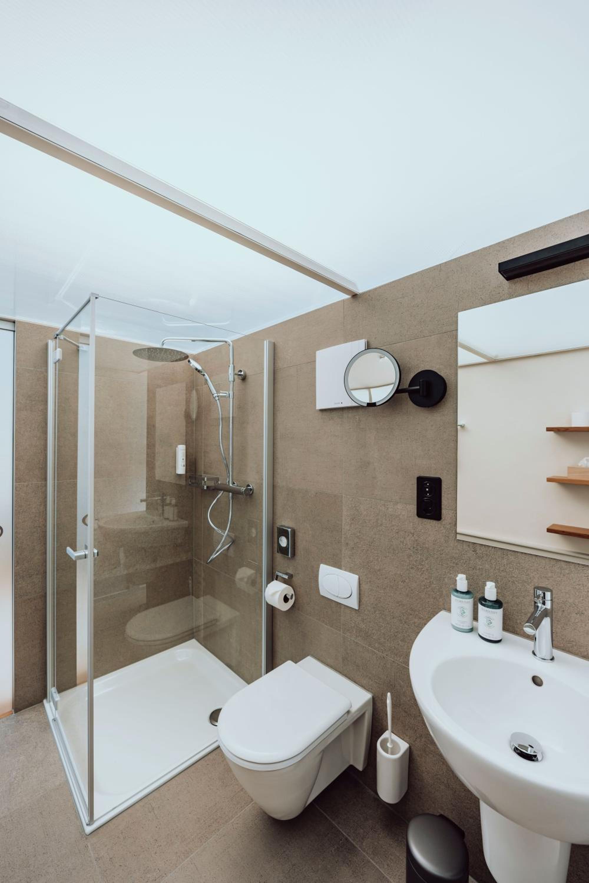 Deluxe Double or Twin Room with Garden View - Photo 16