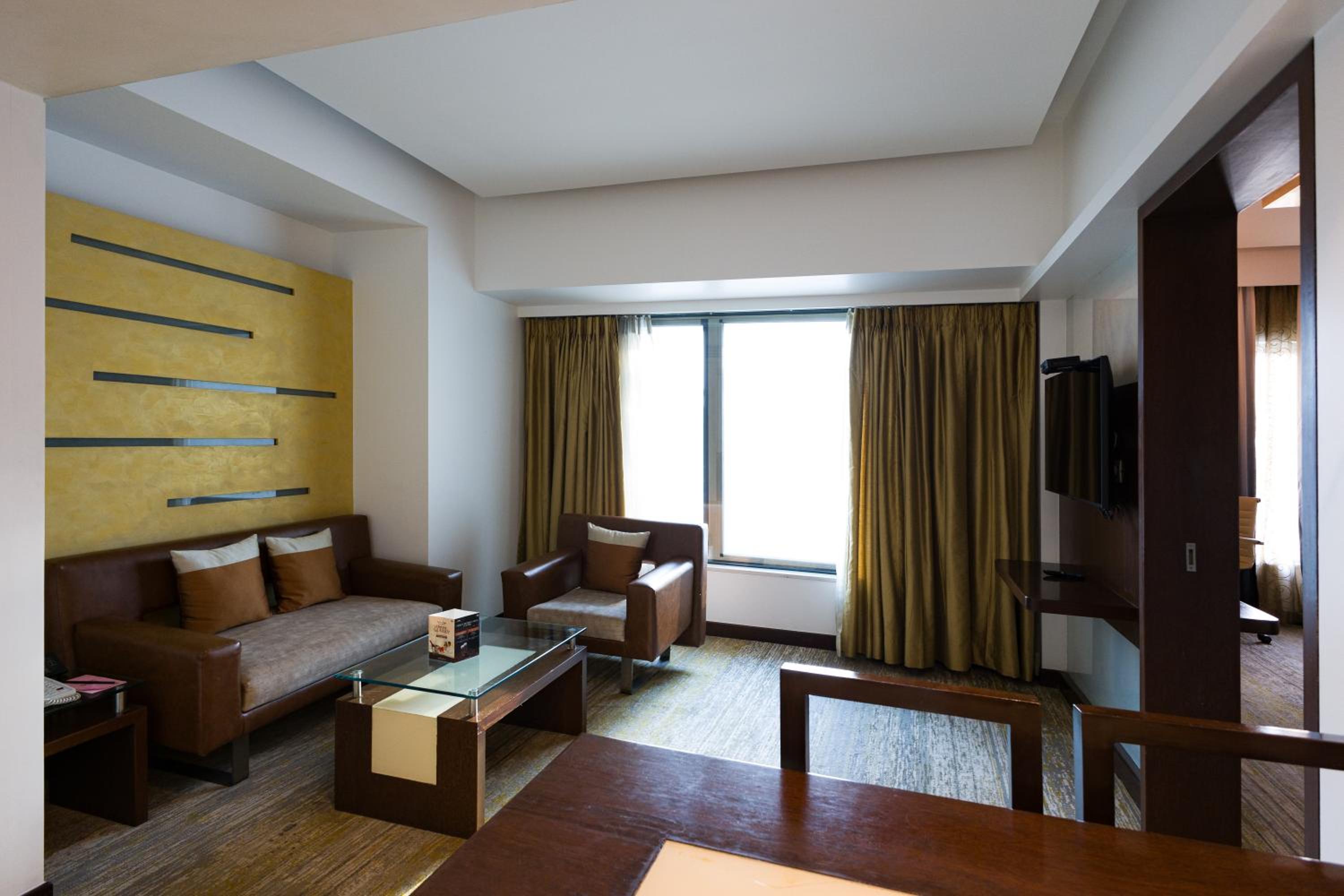 Grand Suite with Two Way Airport Transfers photo 3
