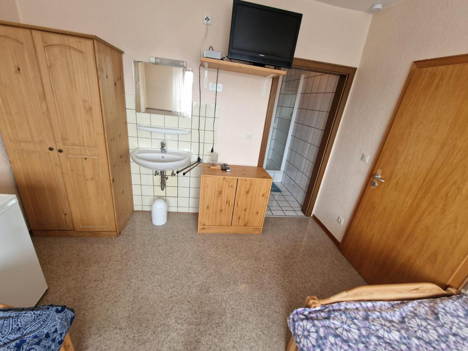 Double Room with Private Bathroom photo 3