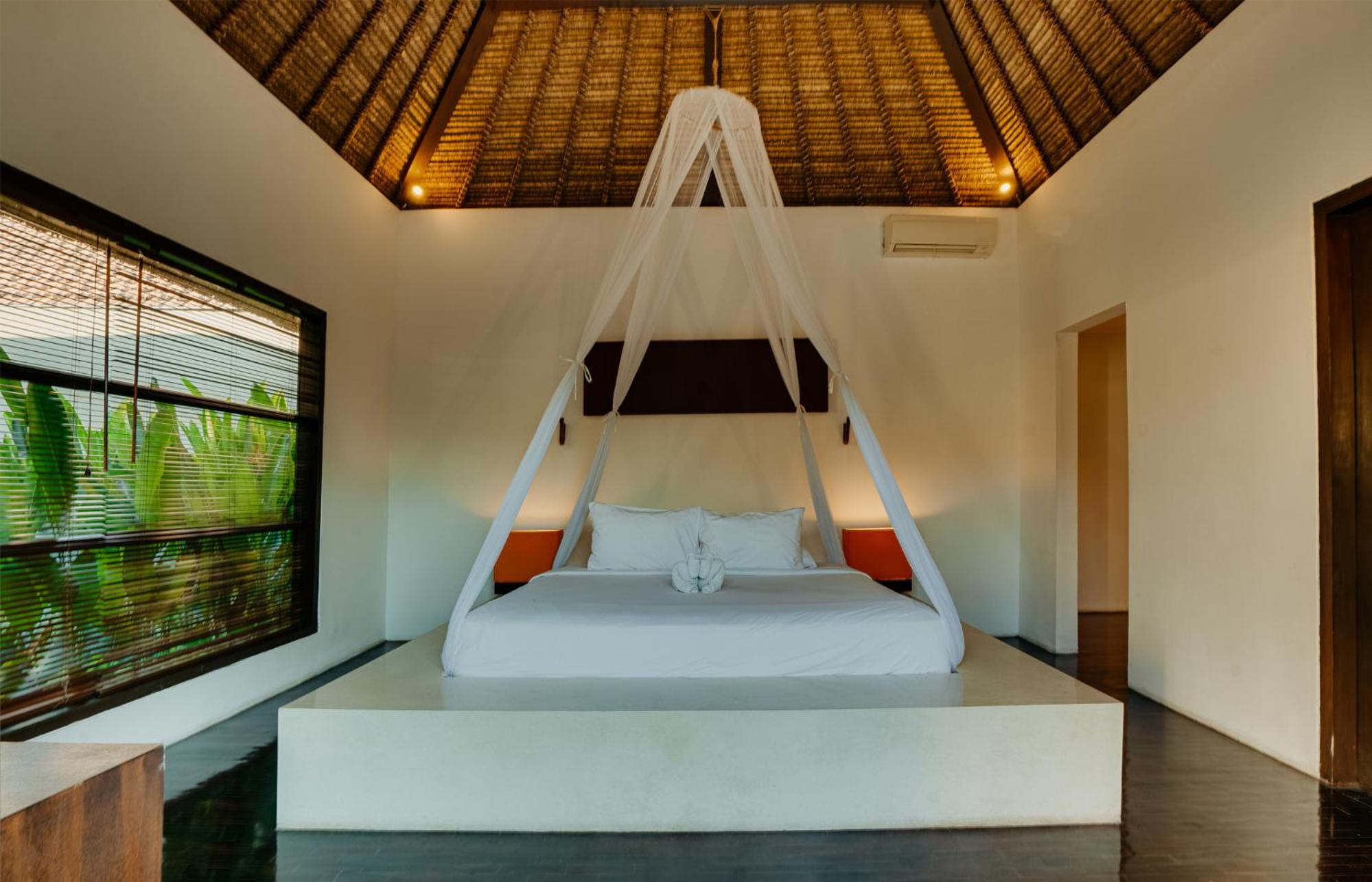 Five-Bedroom Villa with Private Pool photo 1
