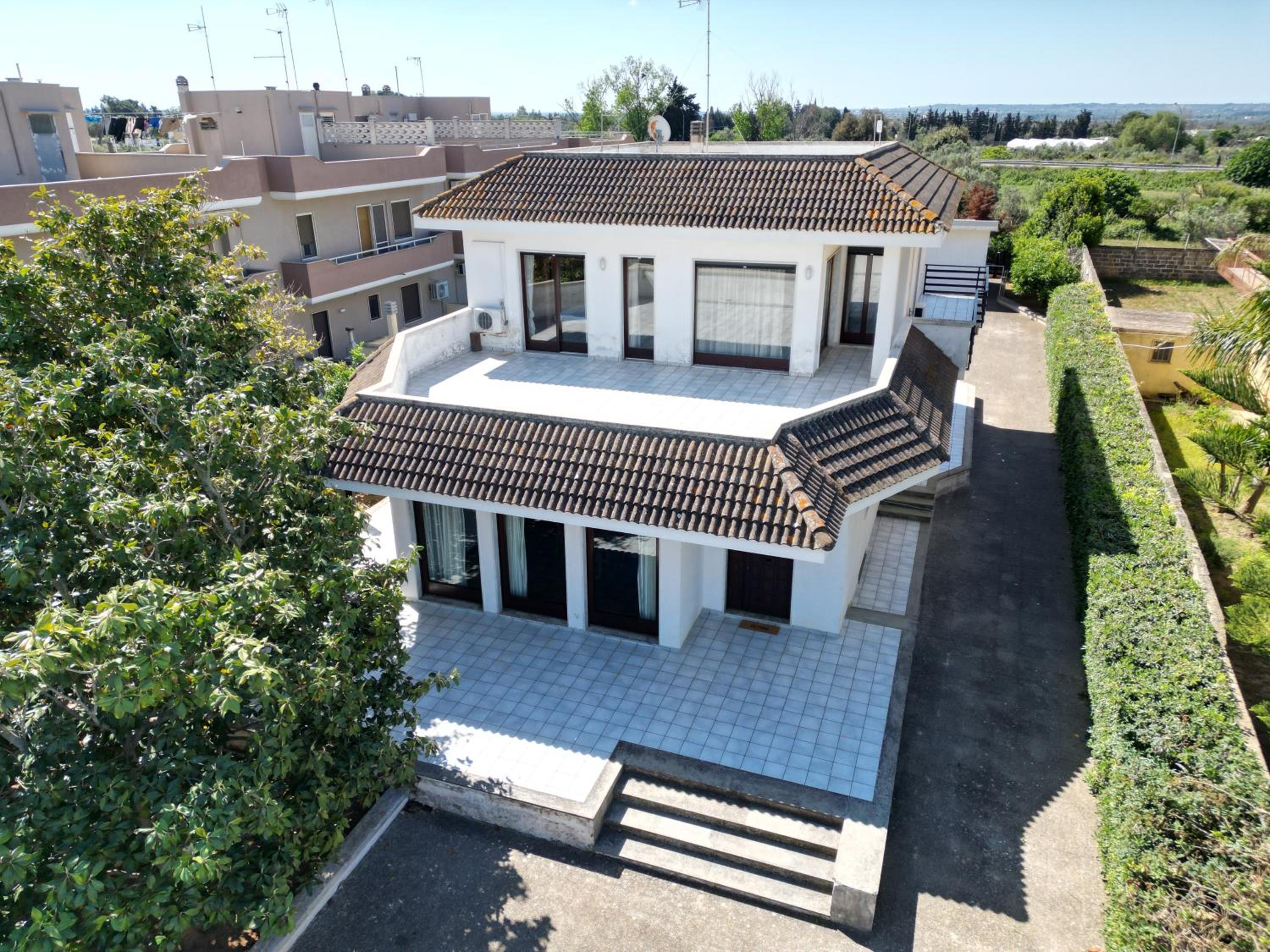 Villa photo 2