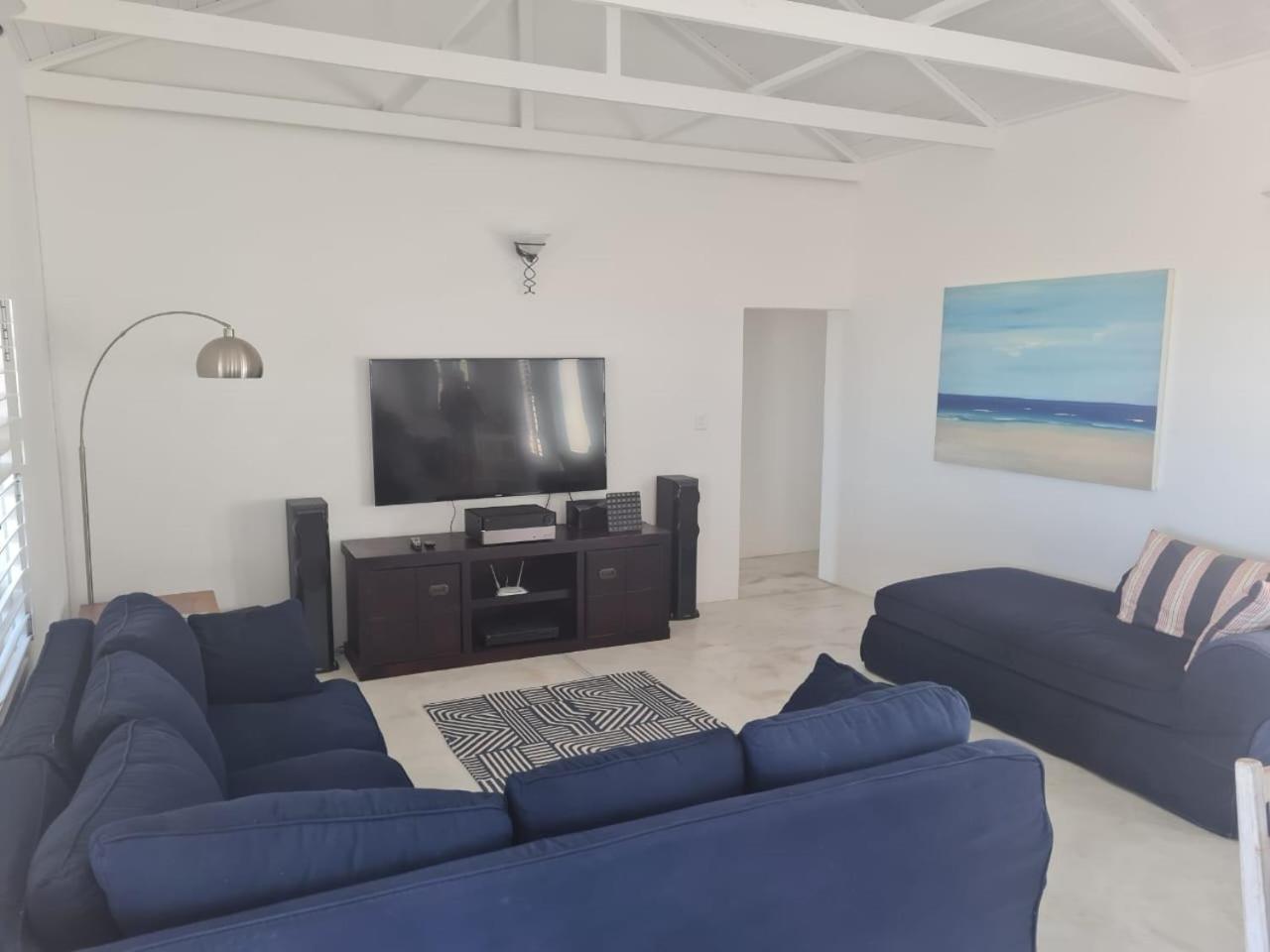 Three-Bedroom House photo 1
