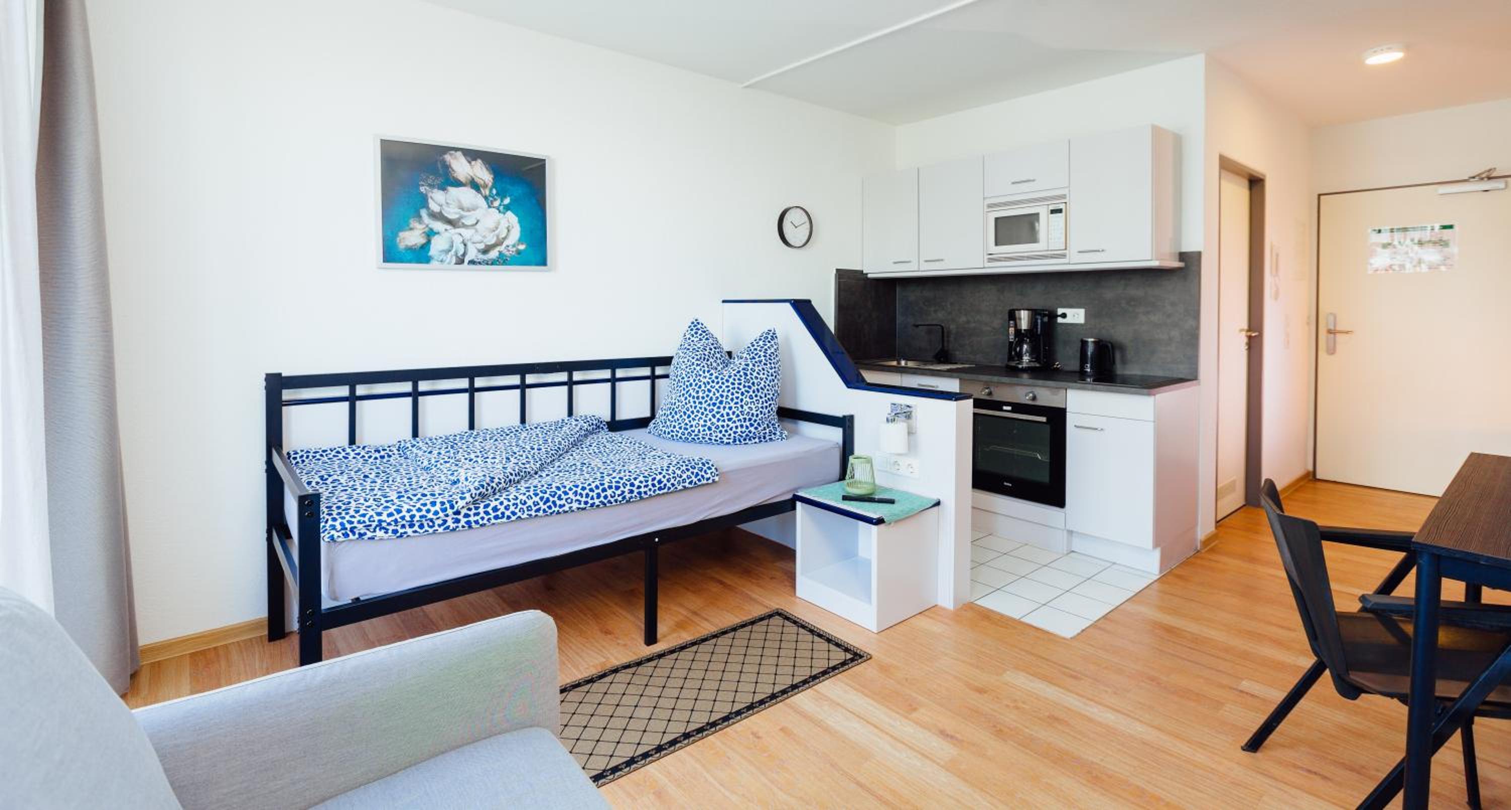 Single Room with Balcony photo 2