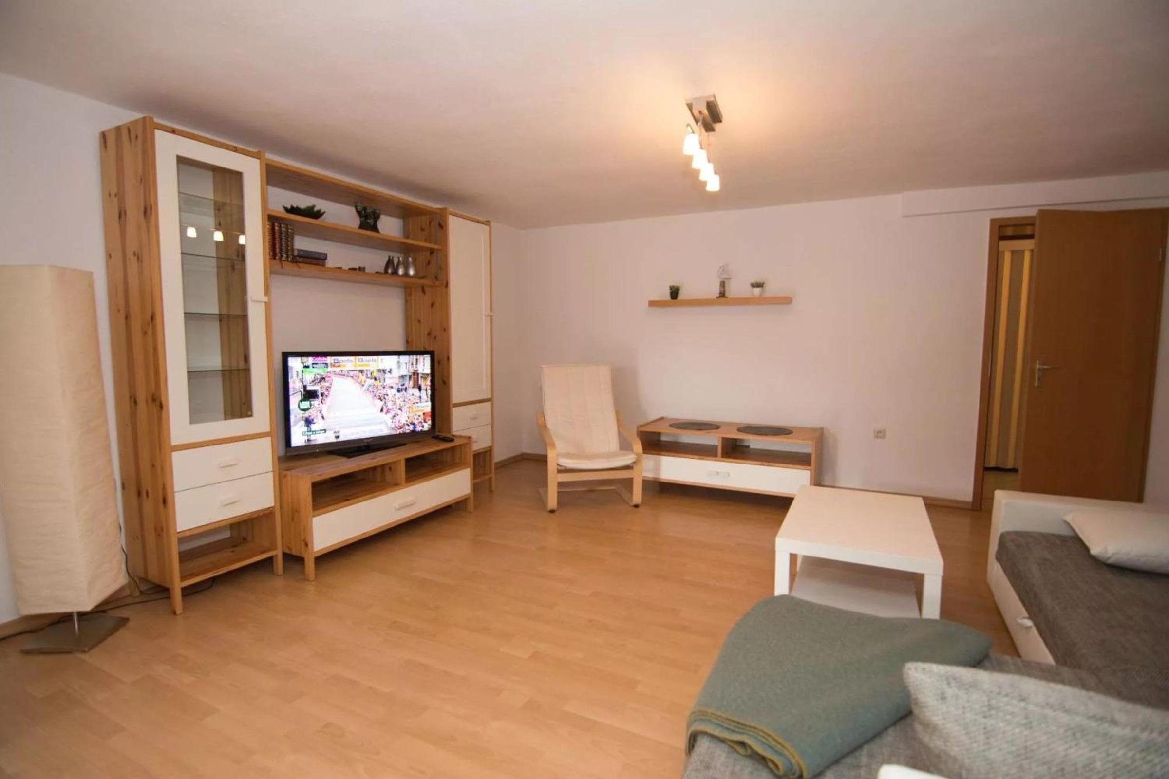 One-Bedroom Apartment with Terrace photo 2