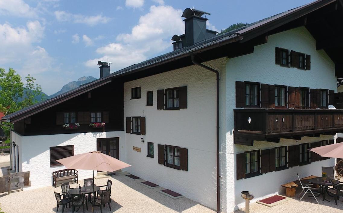 Three-Bedroom Apartment with Mountain View photo 2