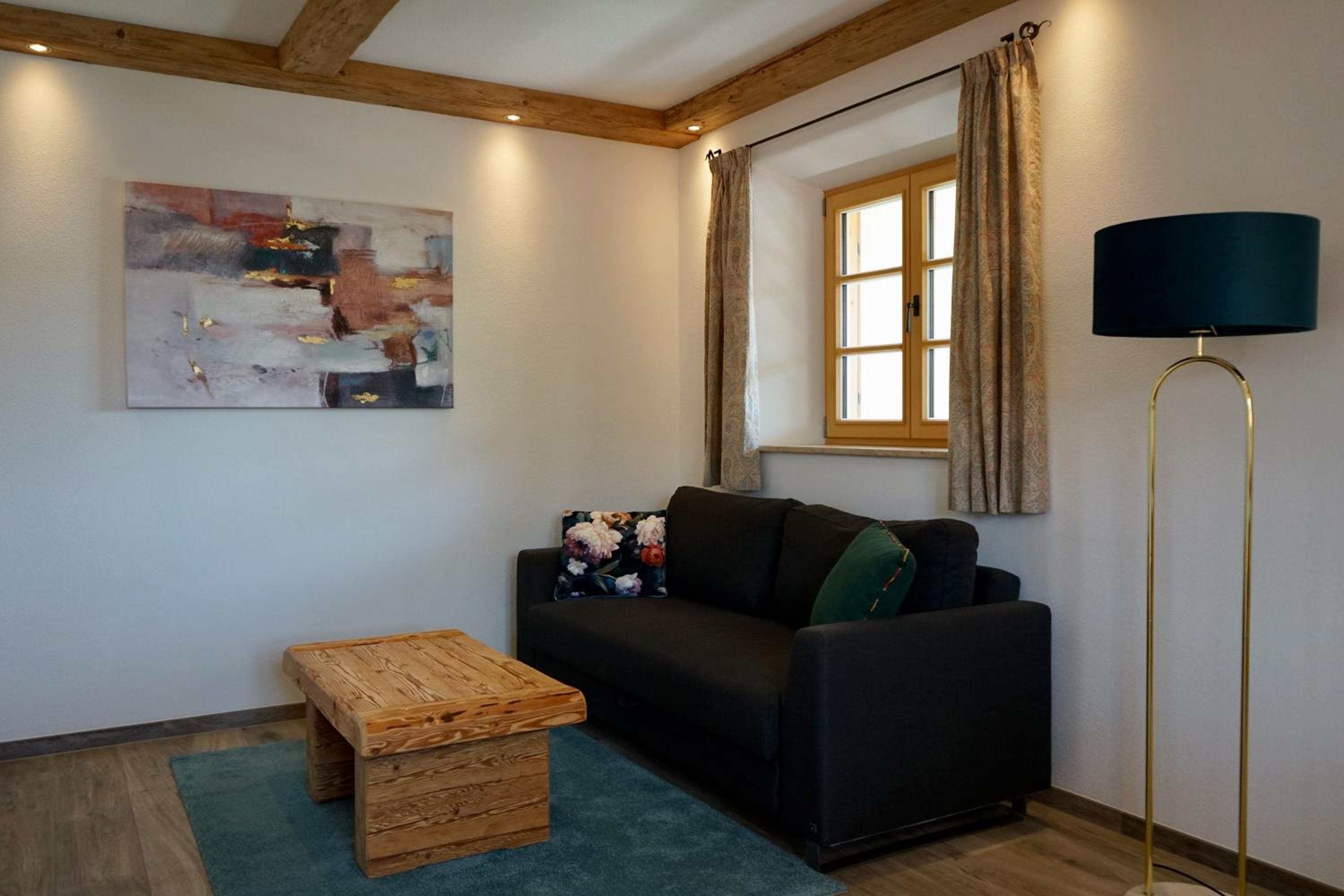 One-Bedroom Apartment with Balcony photo 3
