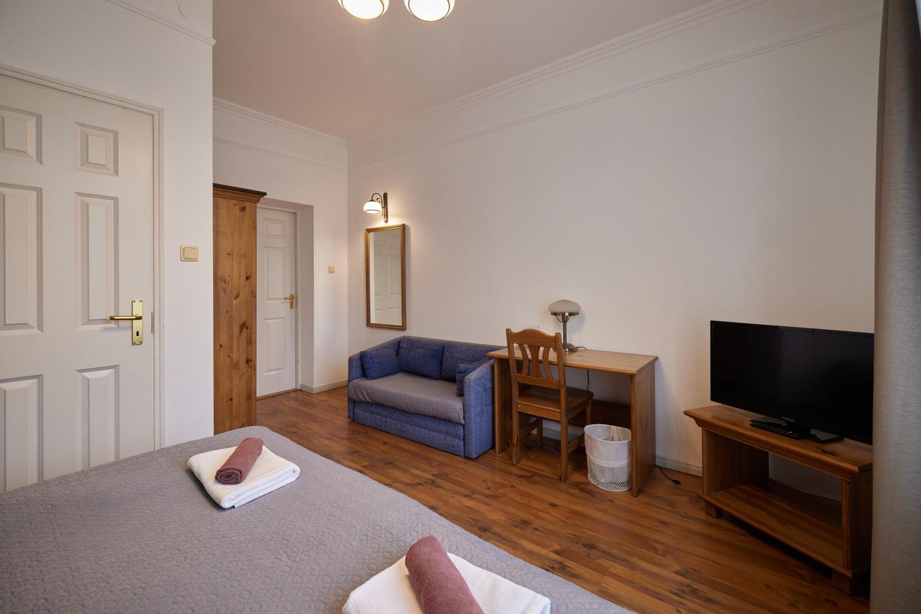 Budget Double Room photo 3