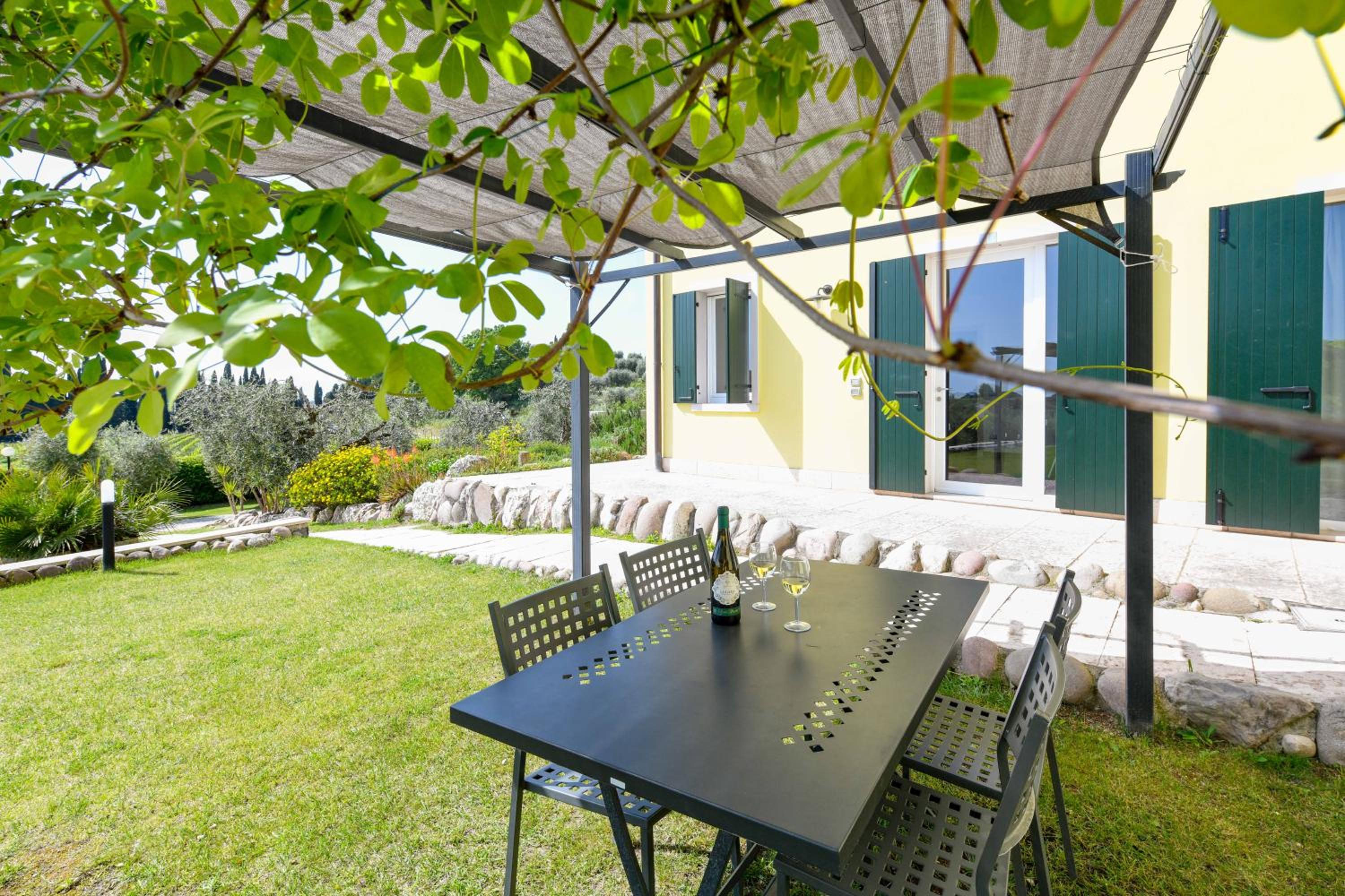 Apartment with Garden View photo 3