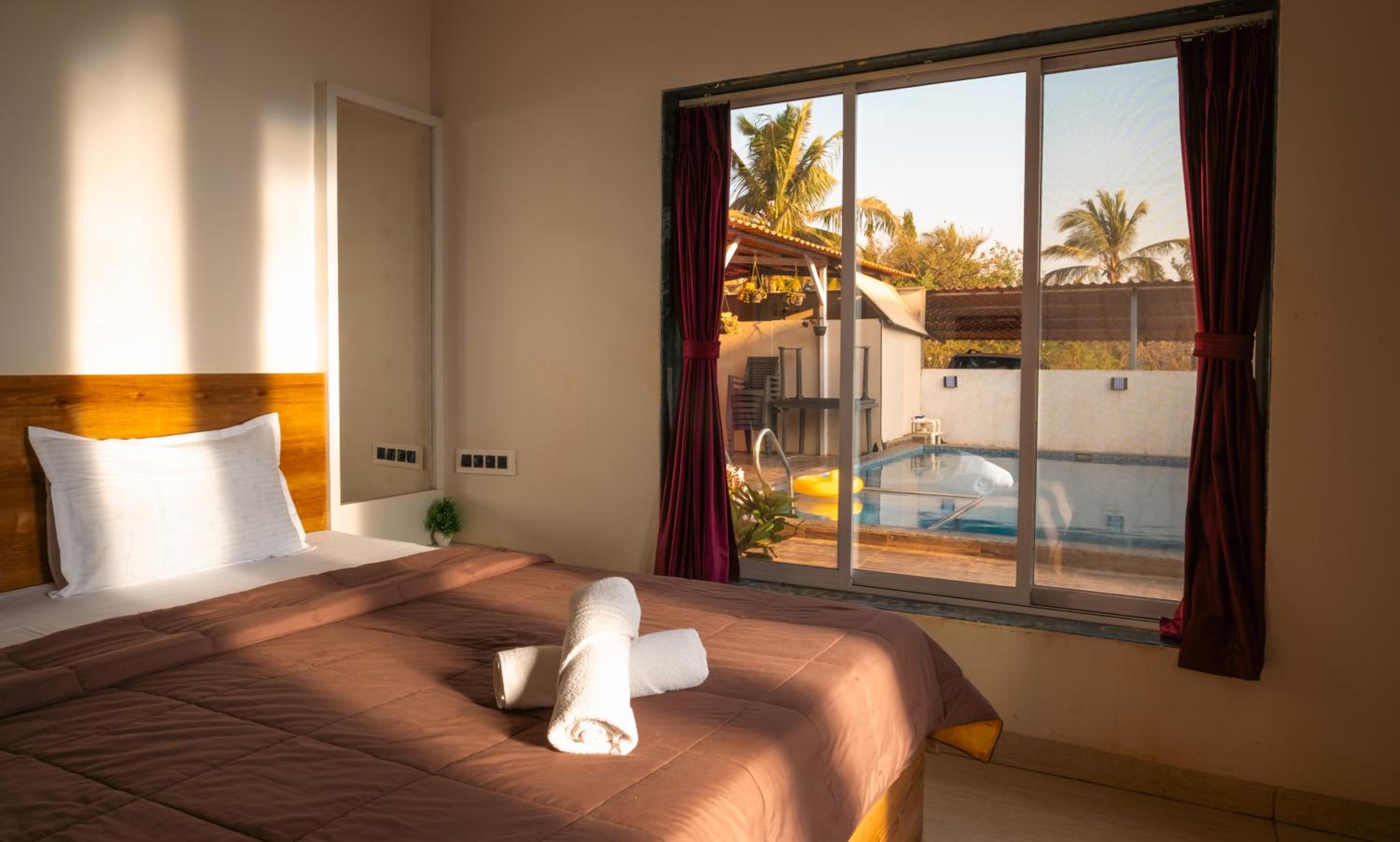 King Room With Pool View photo 1