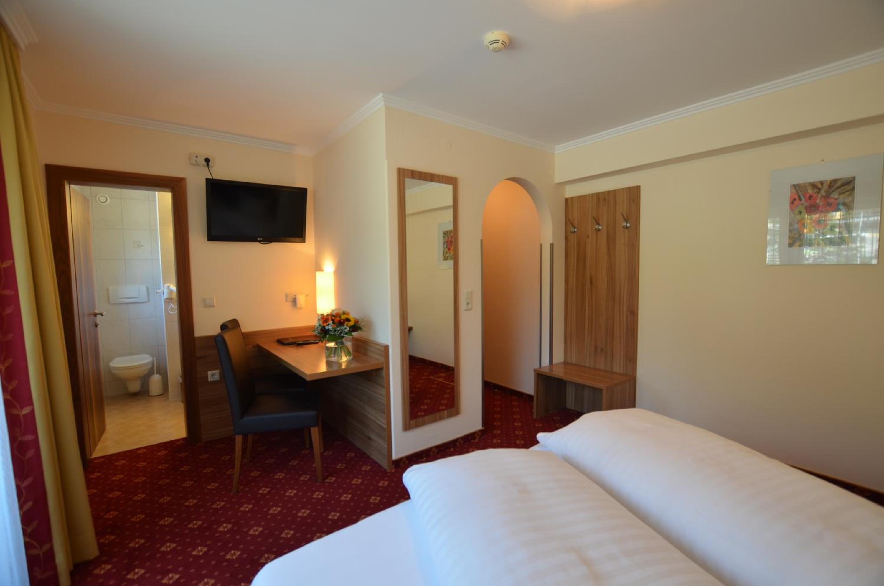 Double Room with Balcony photo 2
