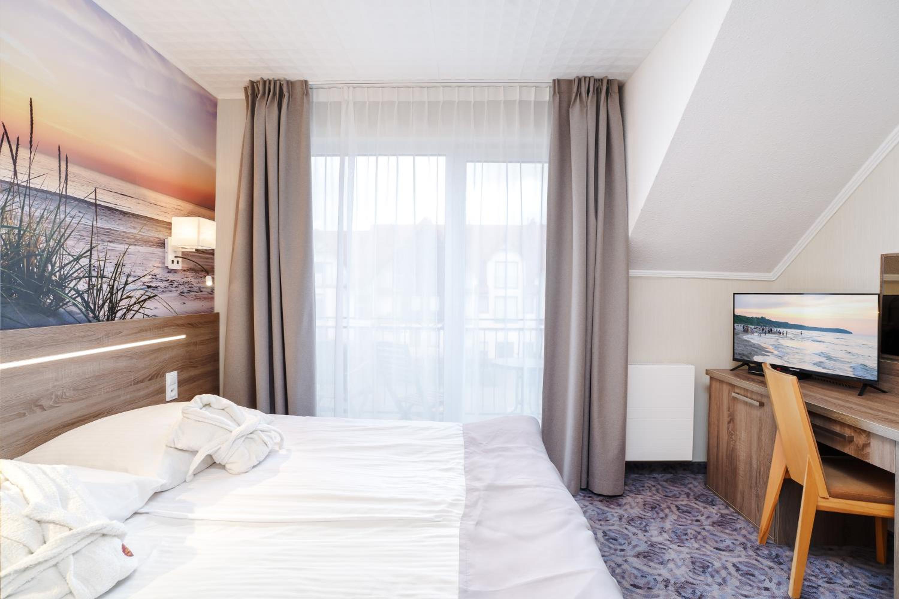 Double Or Twin Room With Balcony photo 2