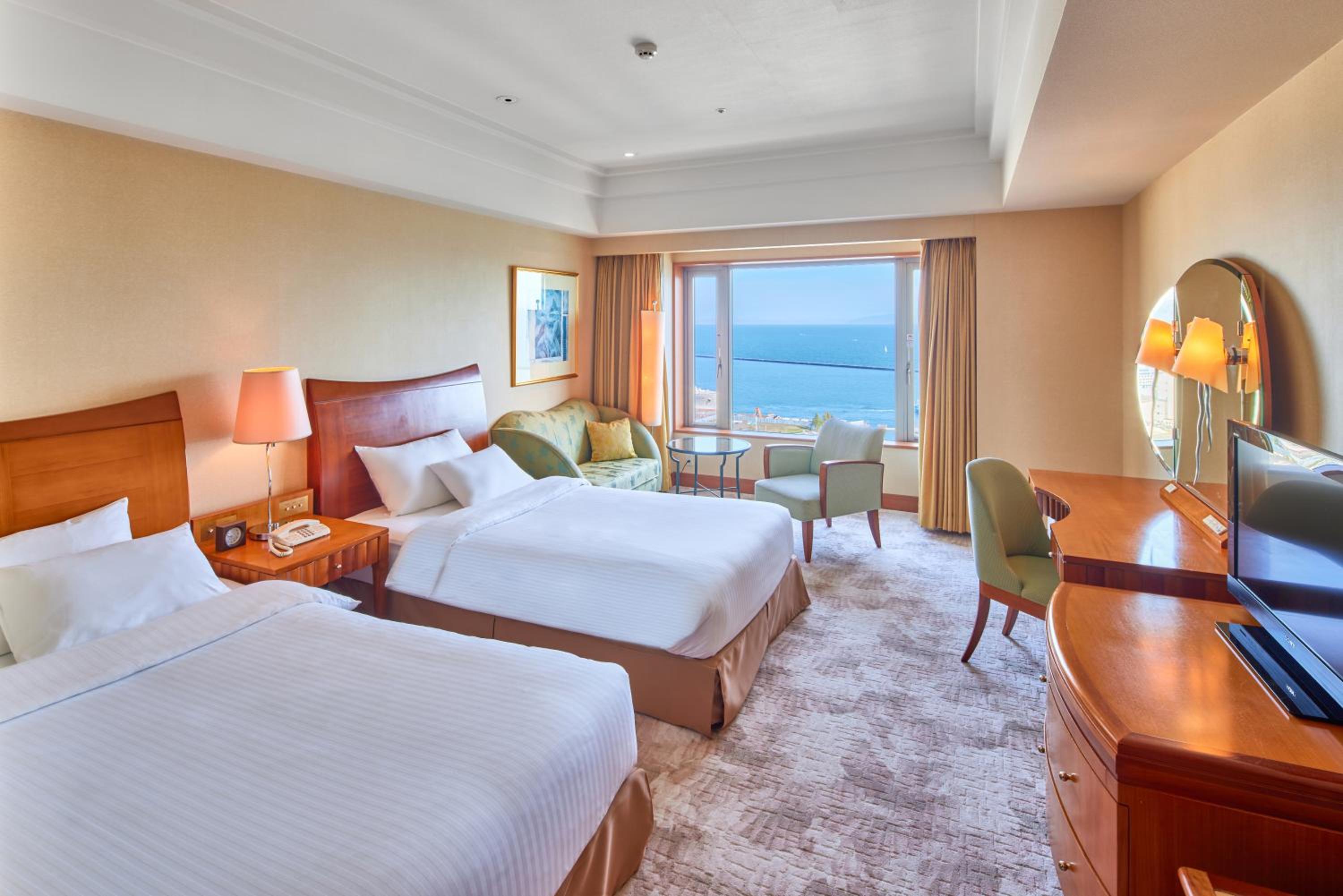 Grand Ocean View Twin Room - Non-Smoking photo 2