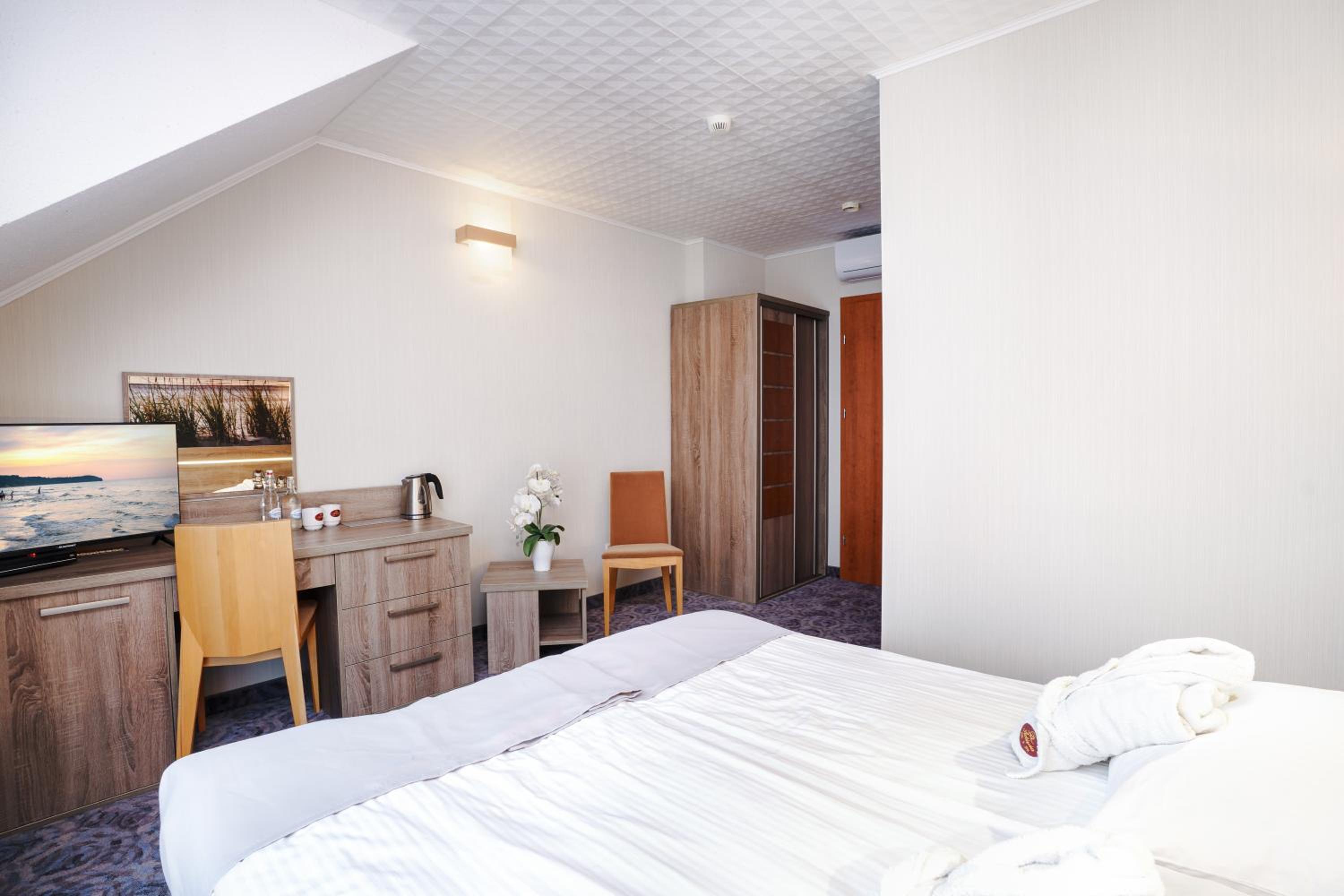 Double Or Twin Room With Balcony photo 3