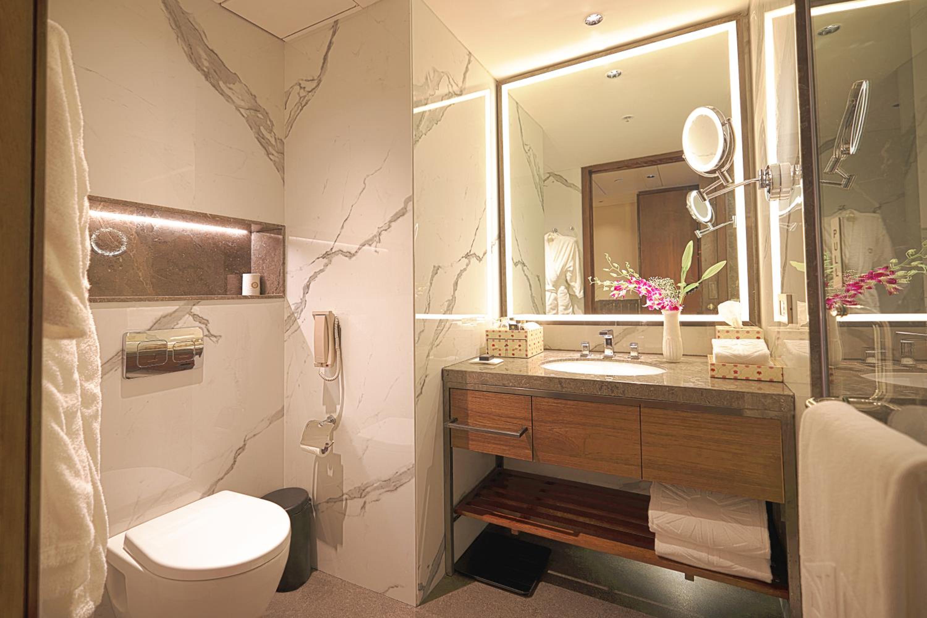 Premium Room Twin Bed photo 2