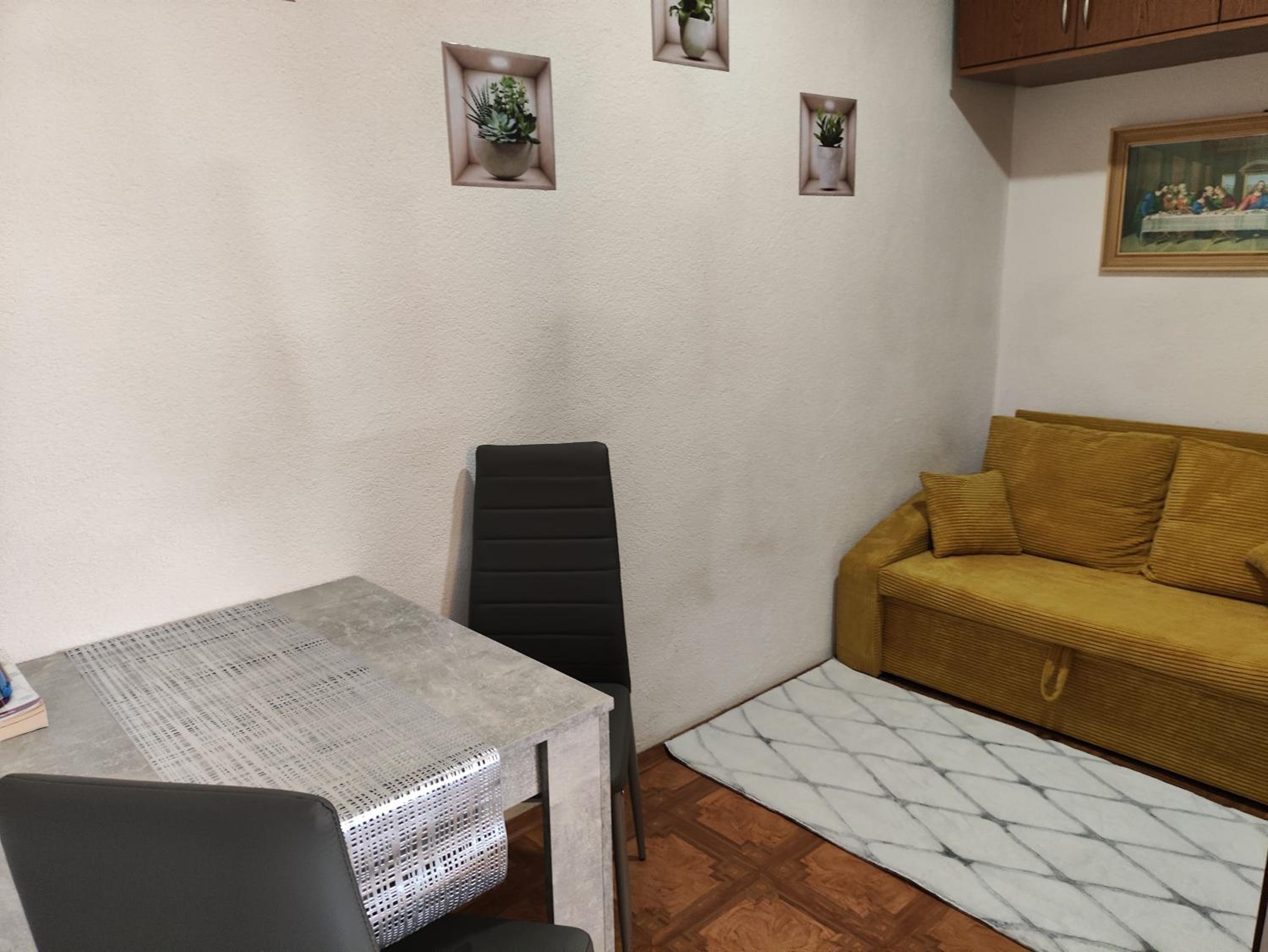 One-Bedroom Apartment photo 2
