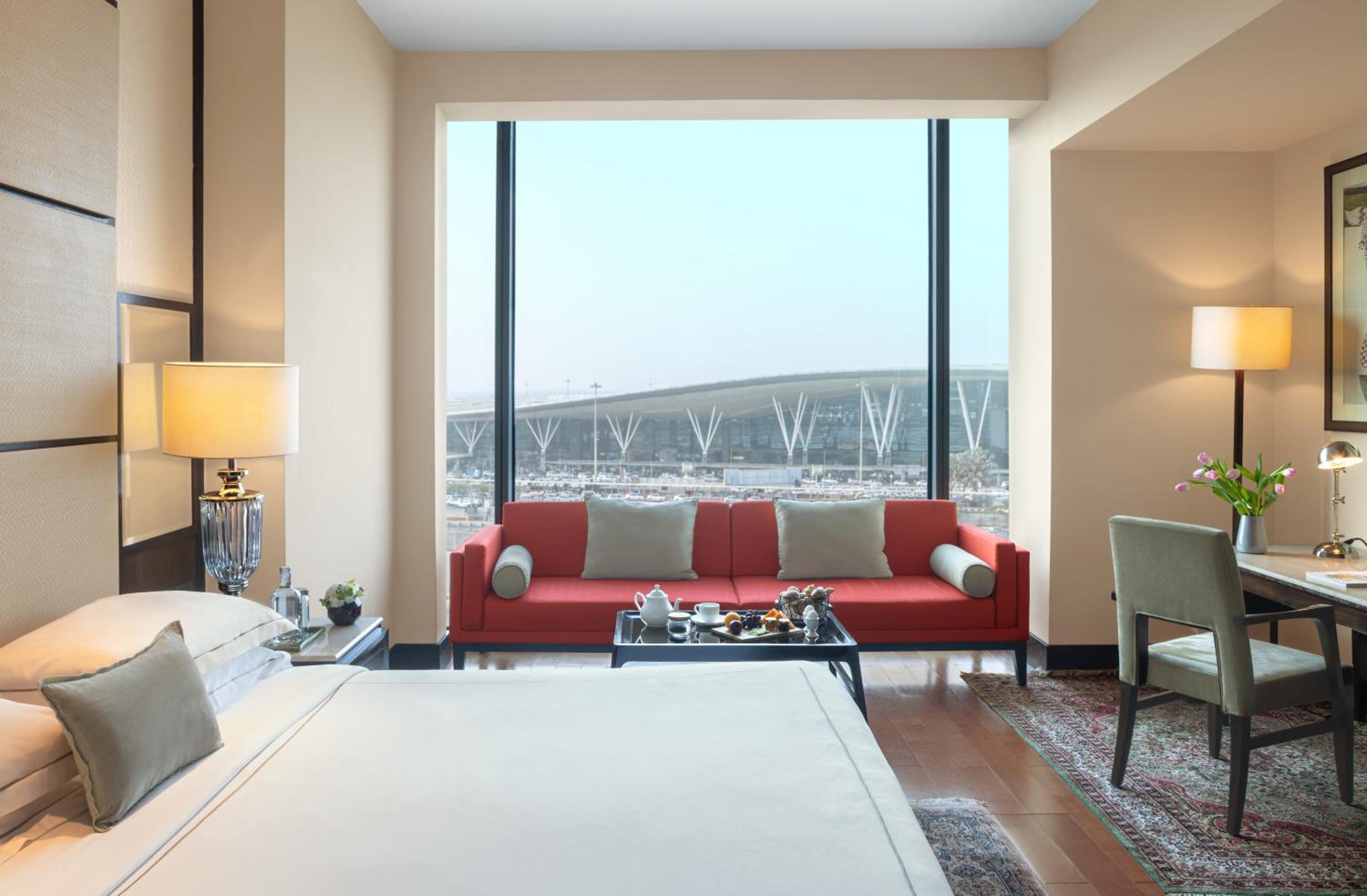 Luxury Room King Bed photo 3