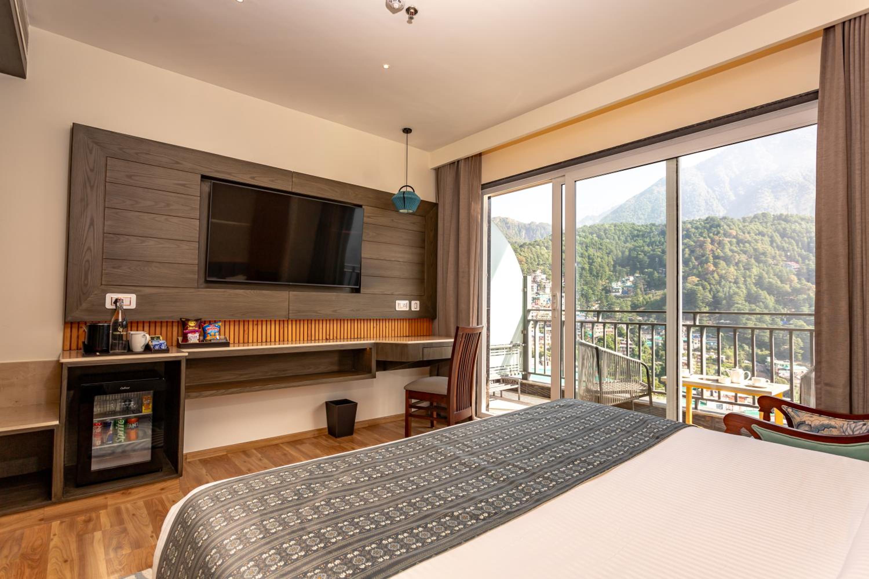 Suite - Photo 15