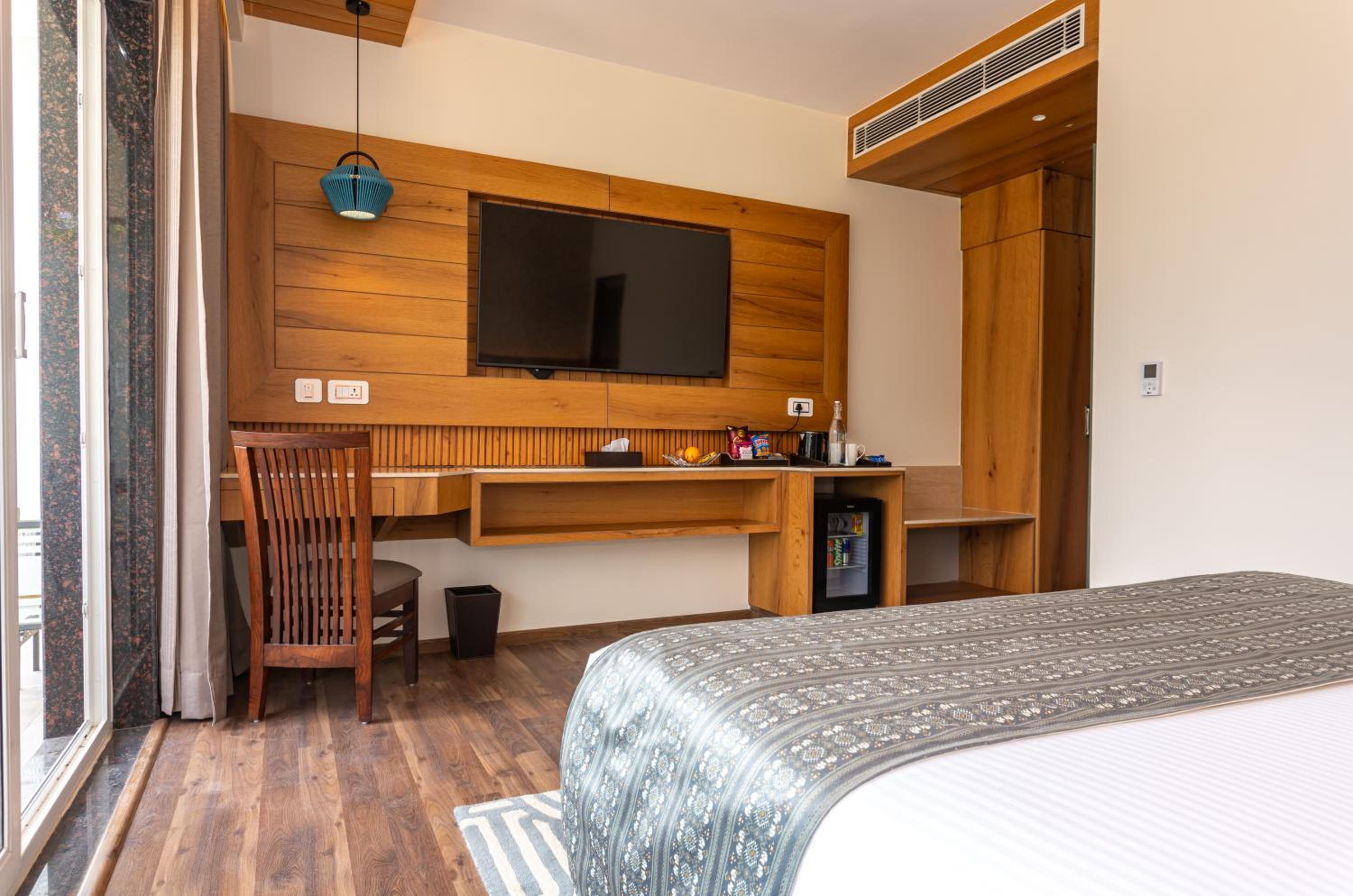 Suite - Photo 8