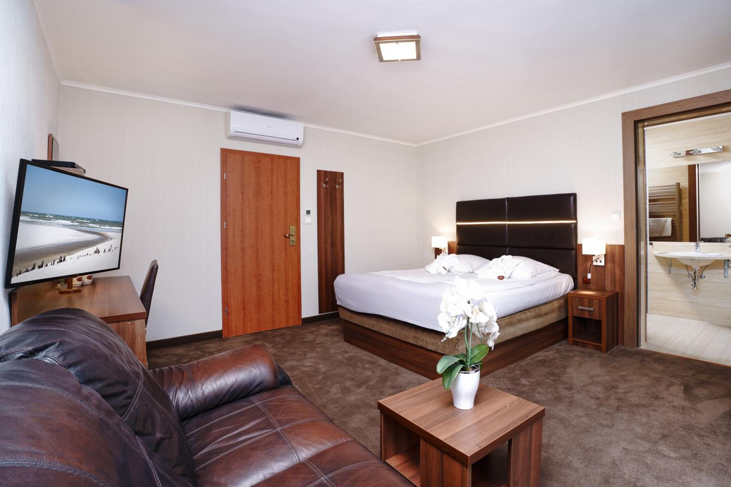 Superior Suite With Balcony photo 2