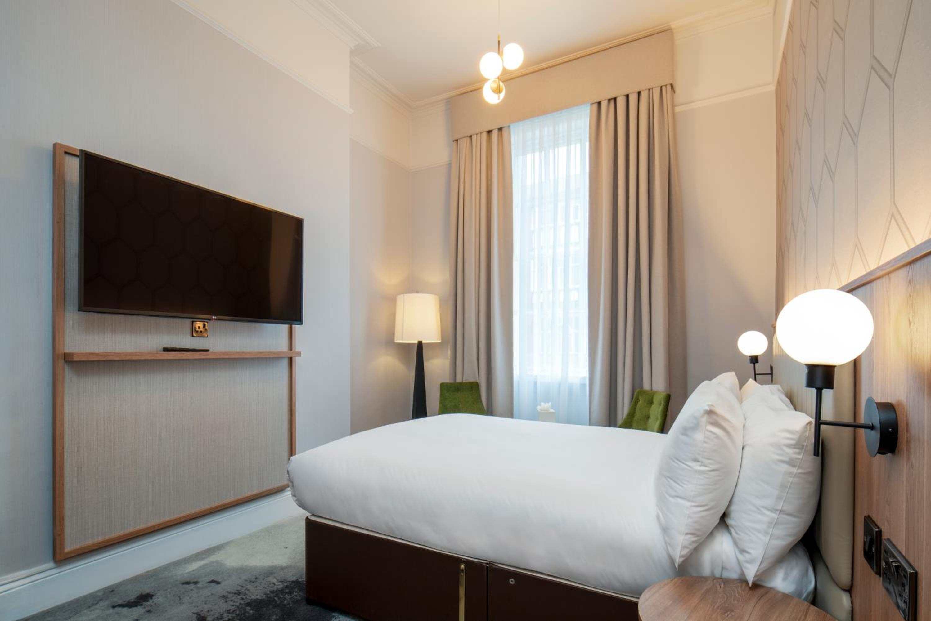 Small Double Room - Non-Smoking - Photo 7