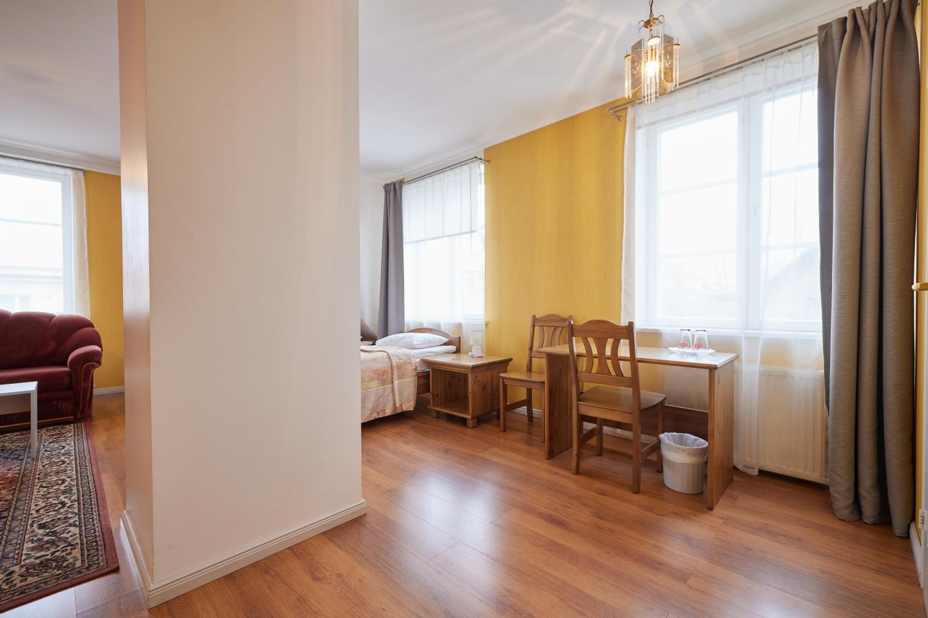 Budget Twin Room photo 3