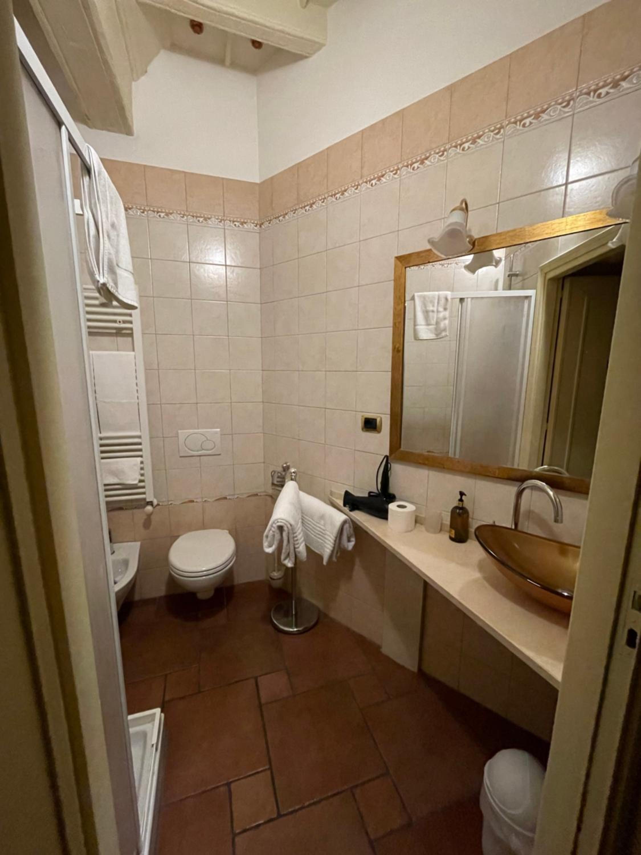 Standard Double Room - Photo 6