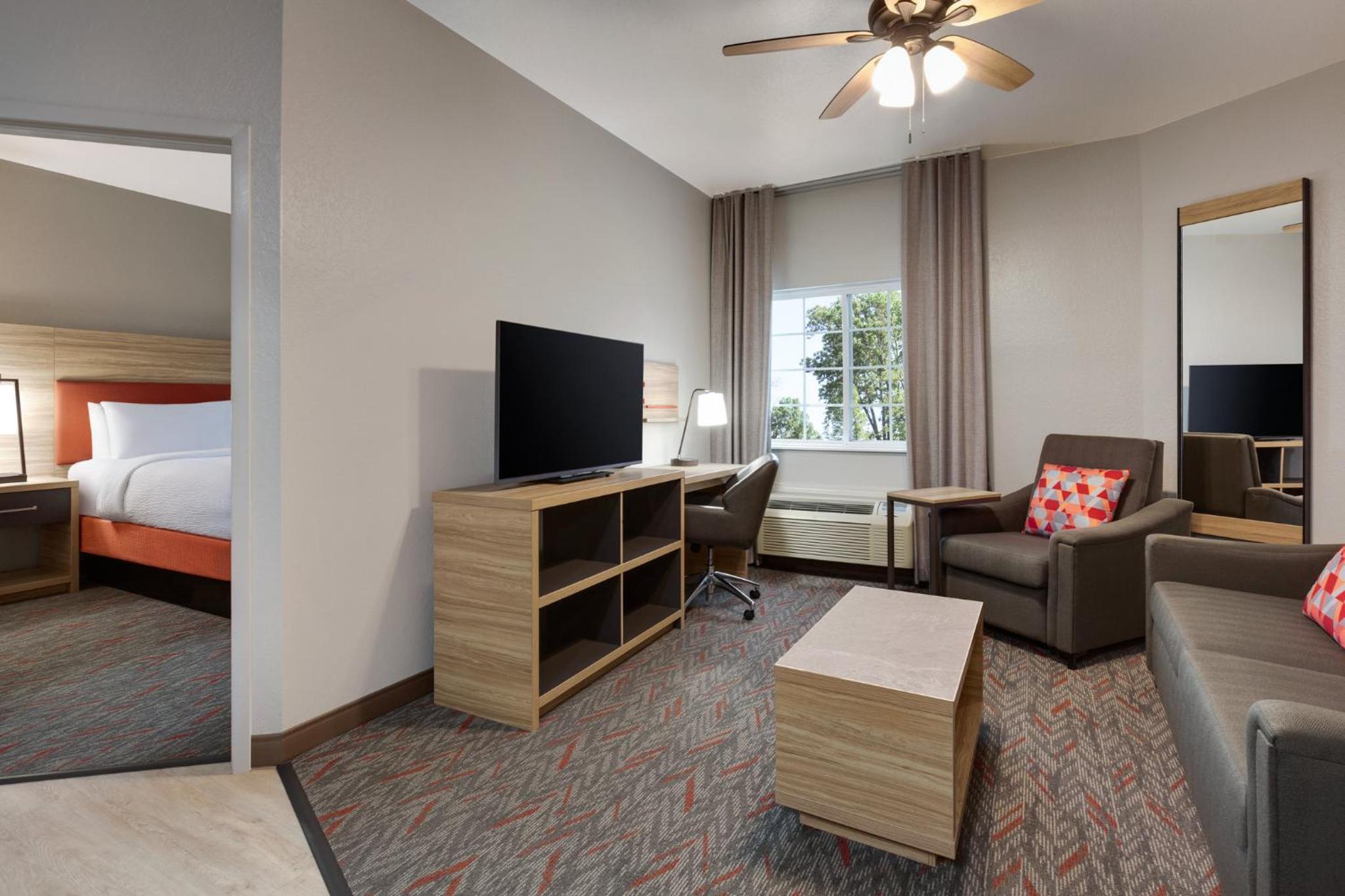 One-Bedroom Suite with Sofa Bed - Photo 6
