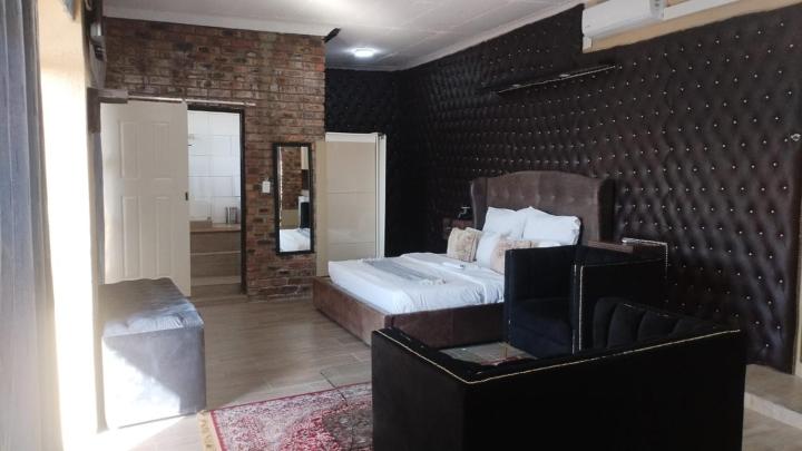 Double Room with Mountain View - Photo 1