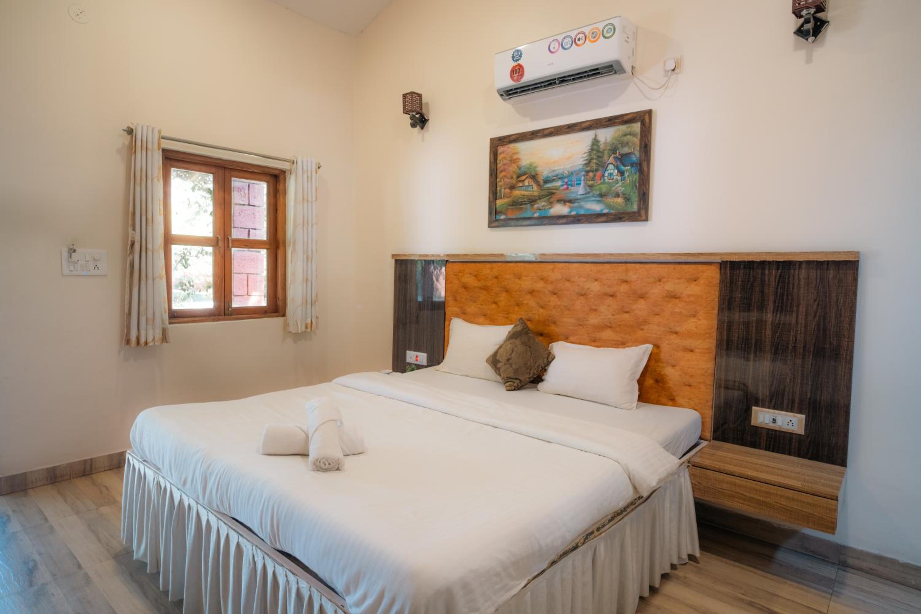 Deluxe Double Room With Balcony photo 1