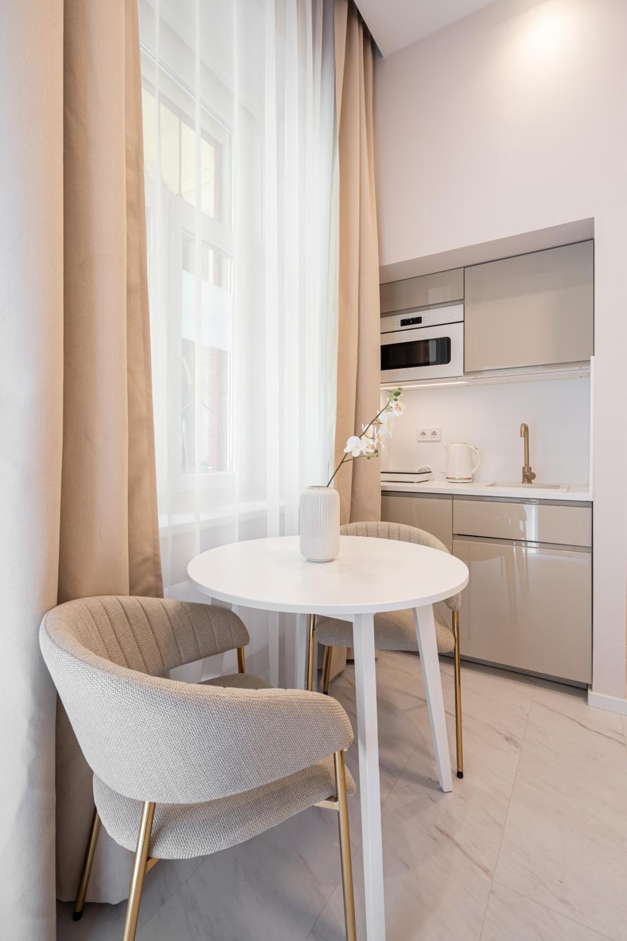 Apartment - Photo 2