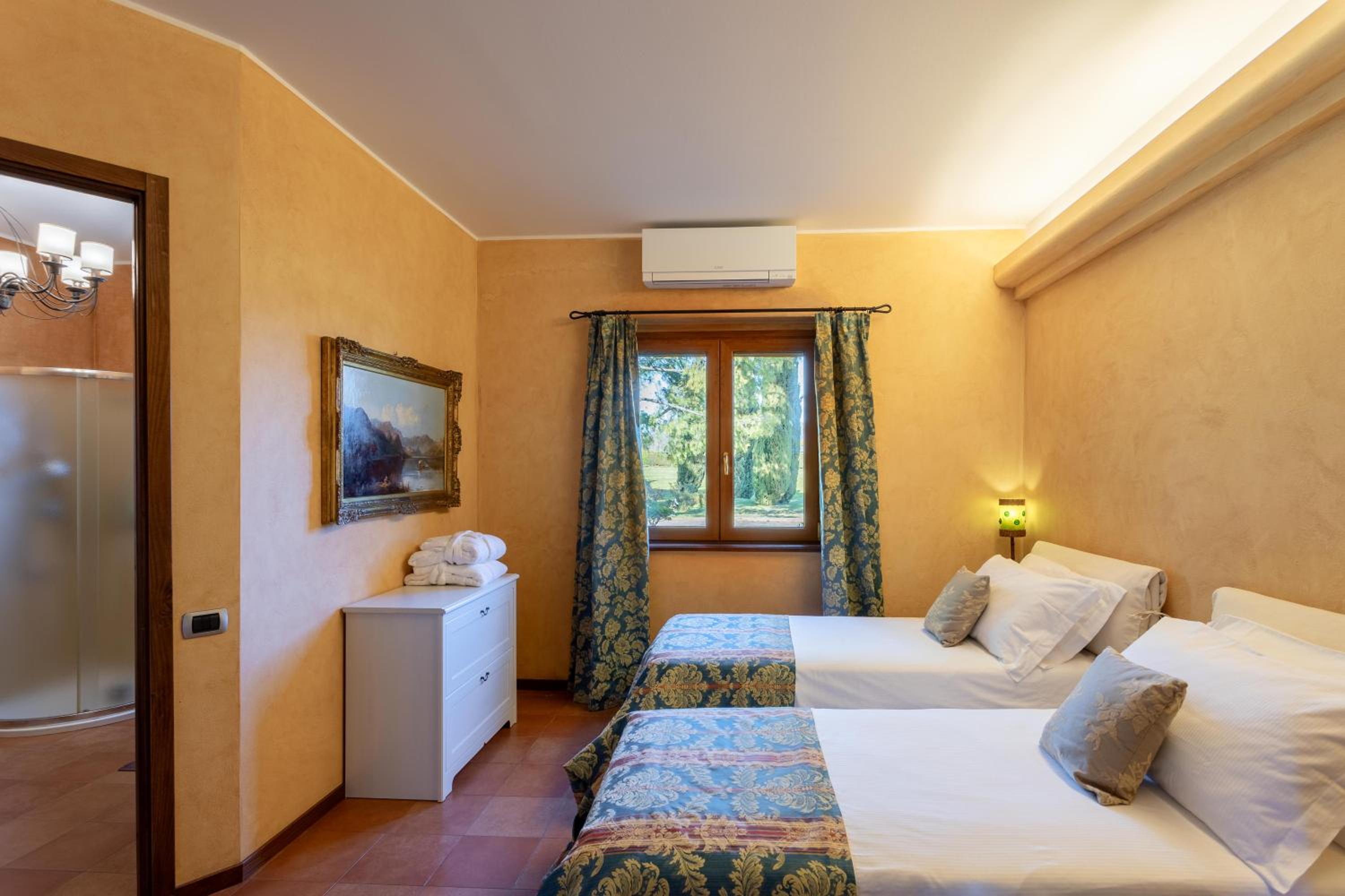 Villa photo 1