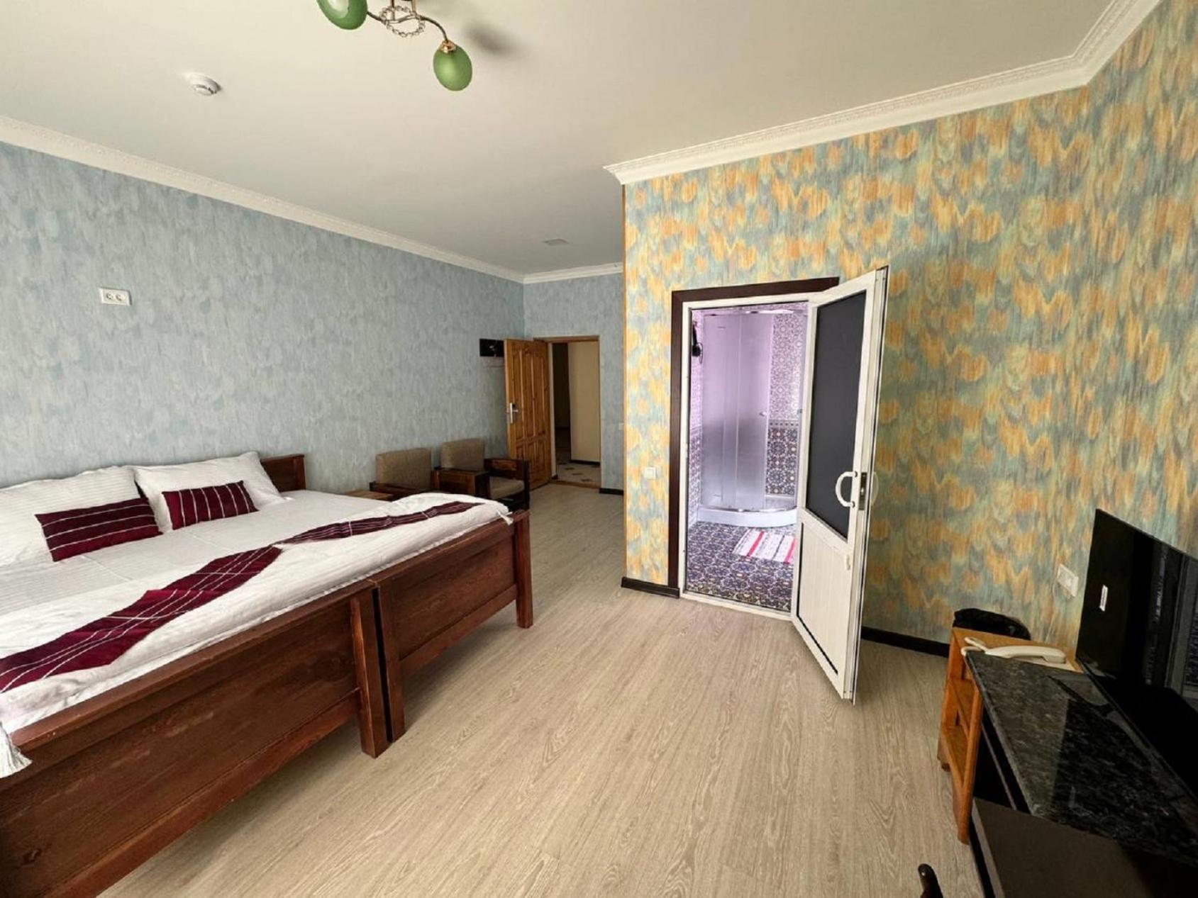 Double Room with Private Bathroom photo 1