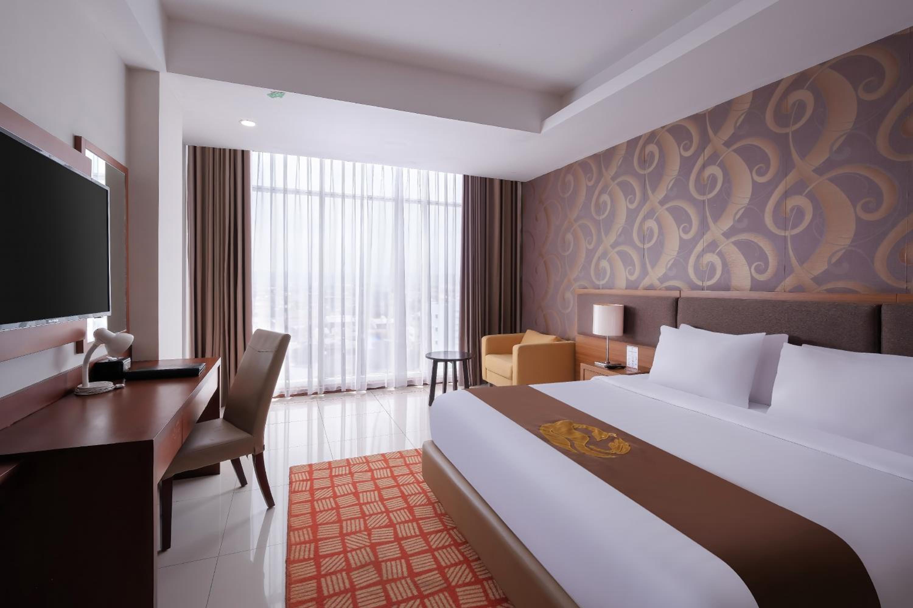 Deluxe Double or Twin Room