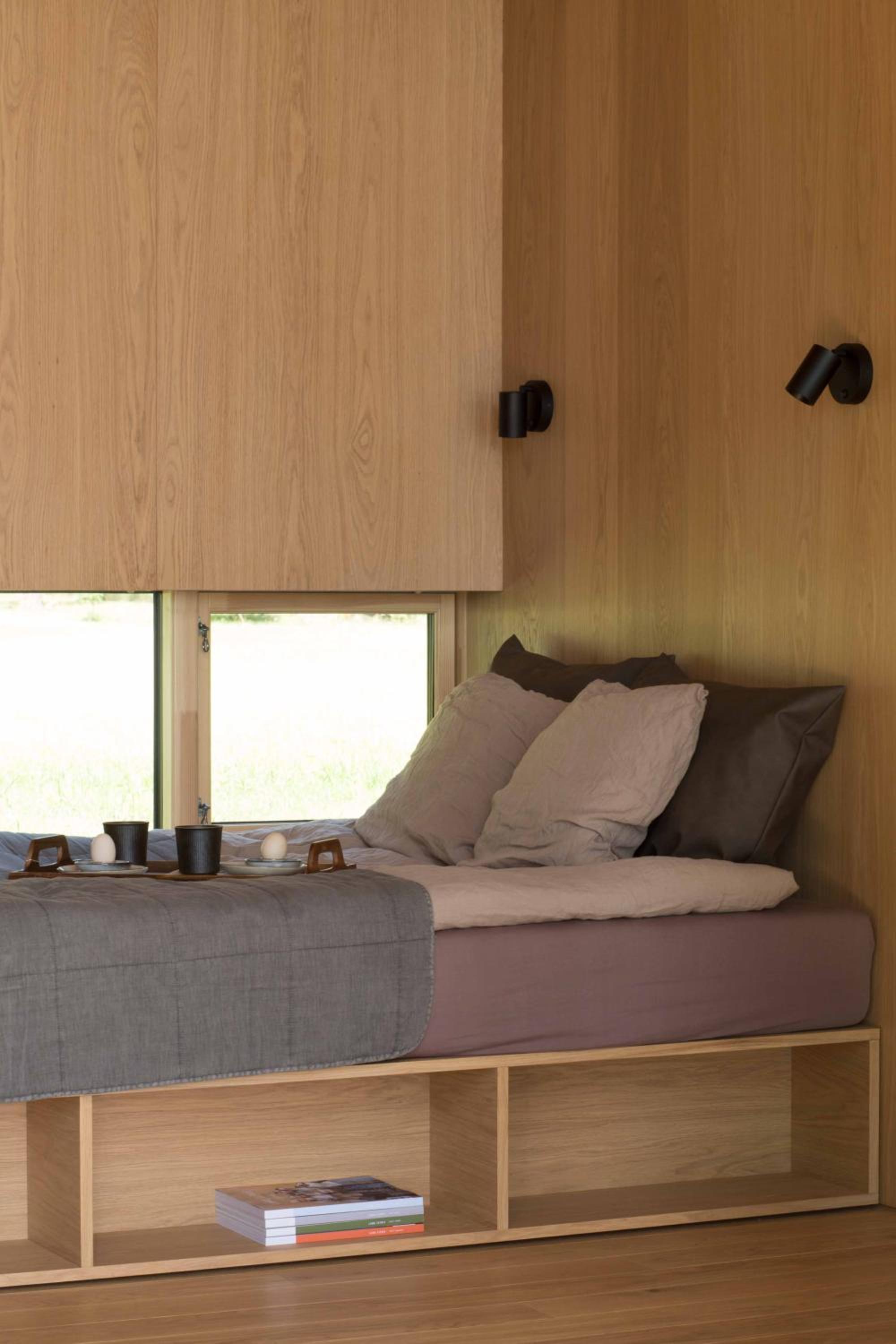 One-Bedroom House photo 1