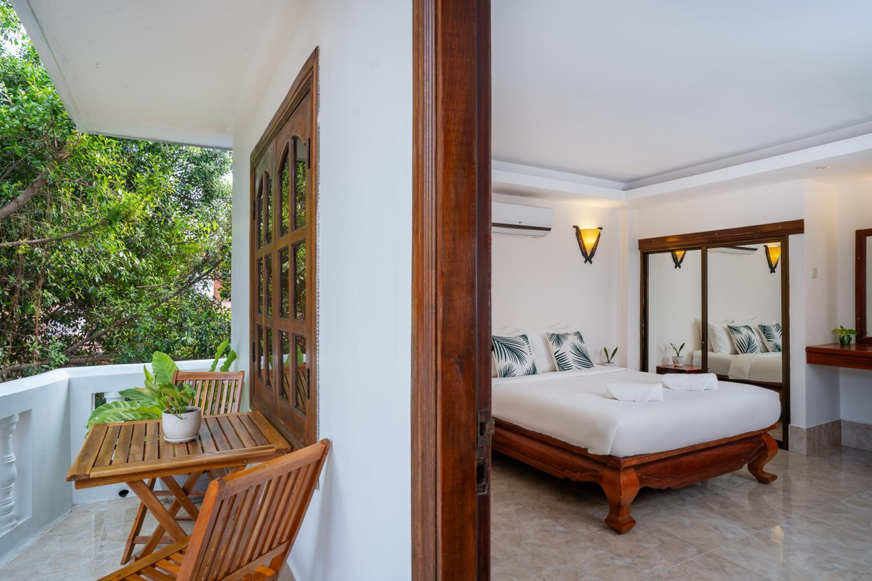 Deluxe Double Room With Balcony