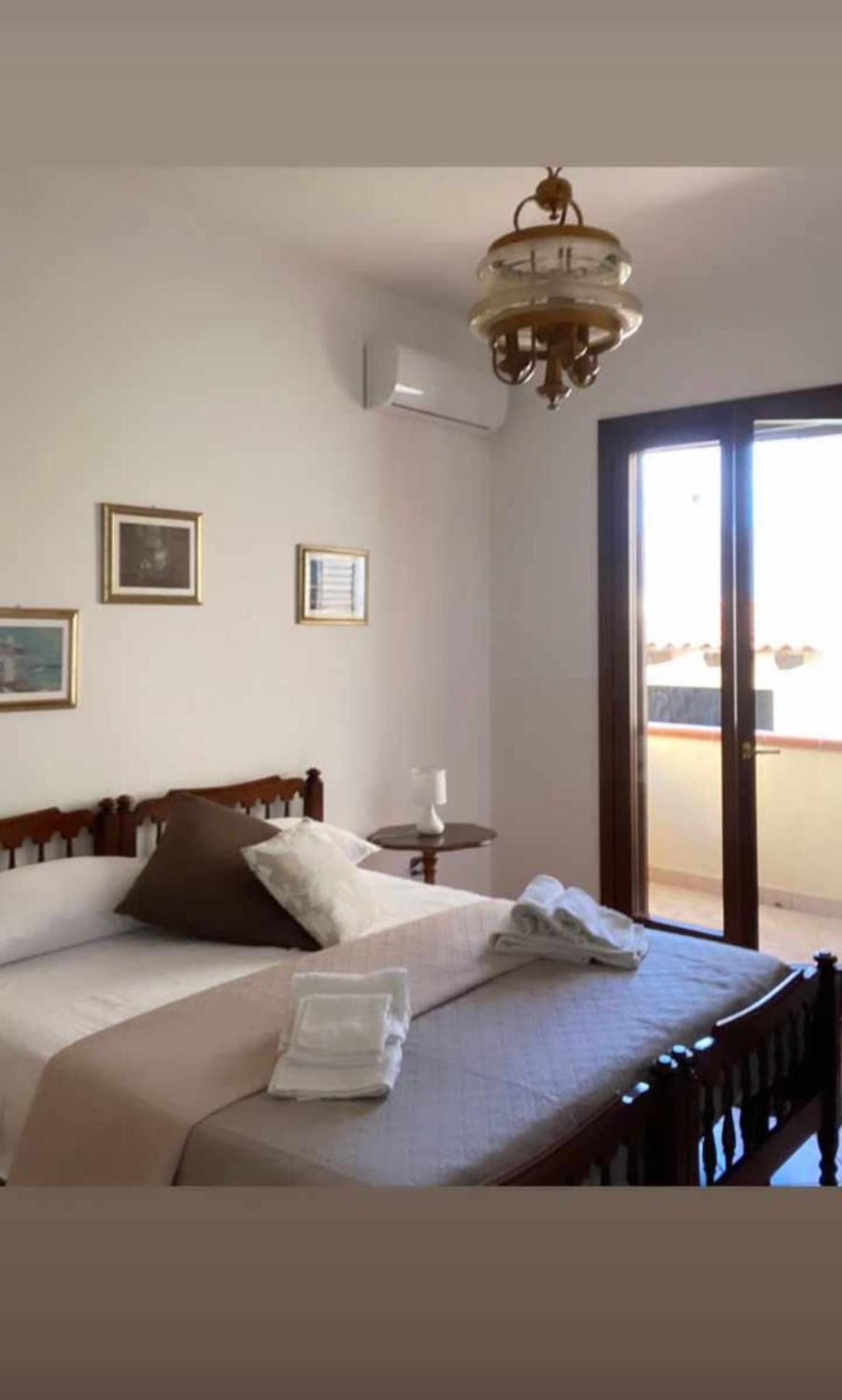 Double Room with Private External Bathroom photo 2