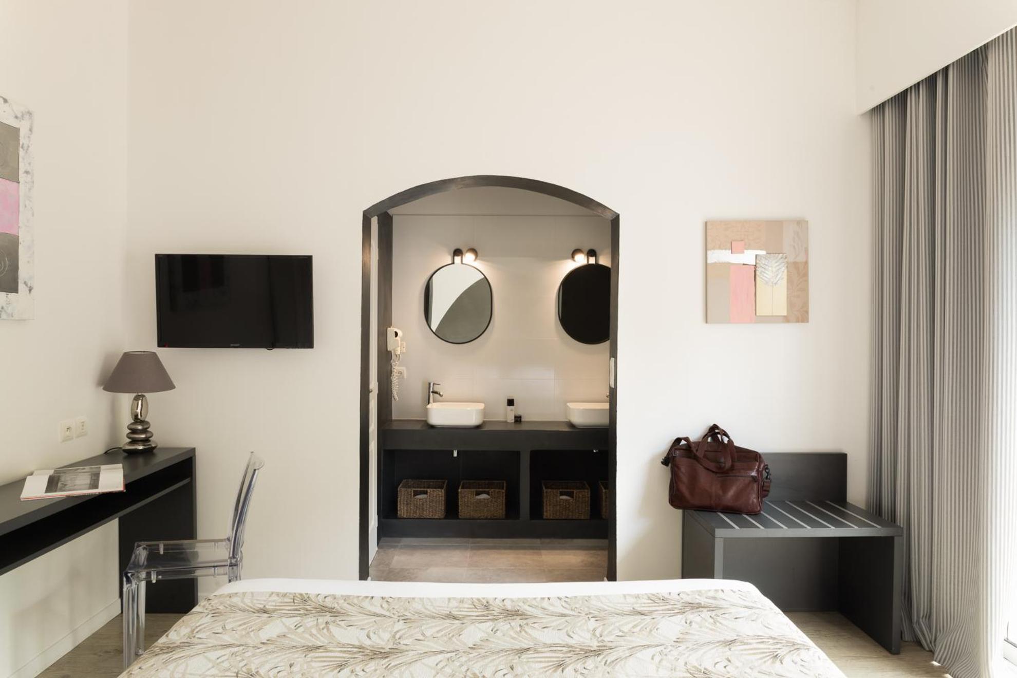 Superior Double Room - Photo 1