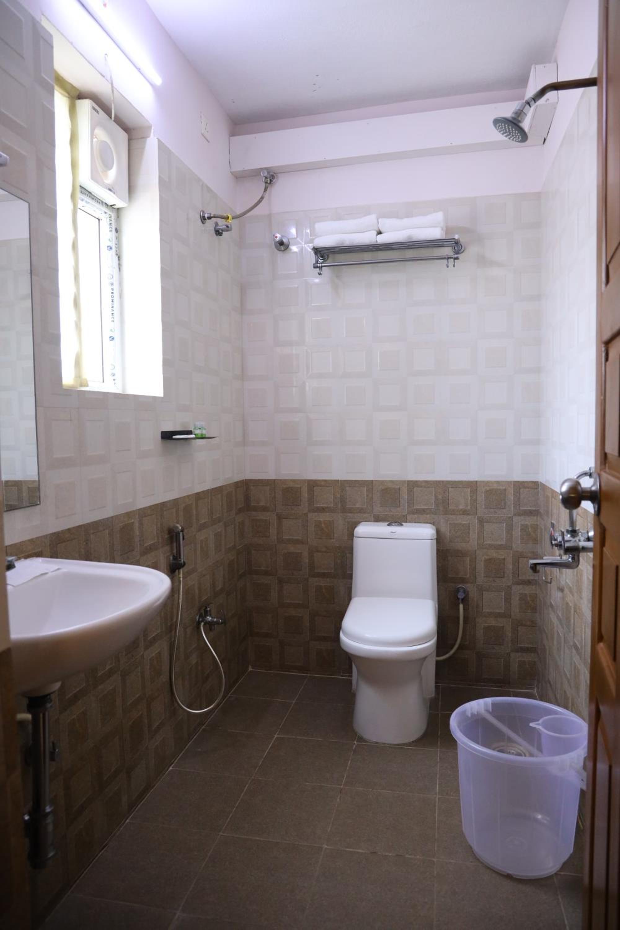 Standard Double Room - Photo 2