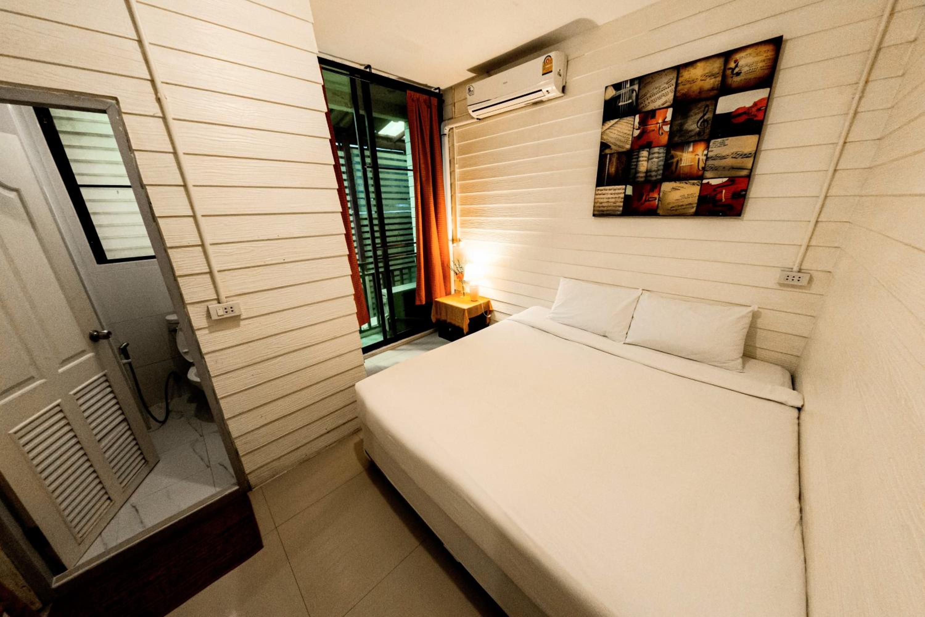 Double Room with Private Bathroom photo 1