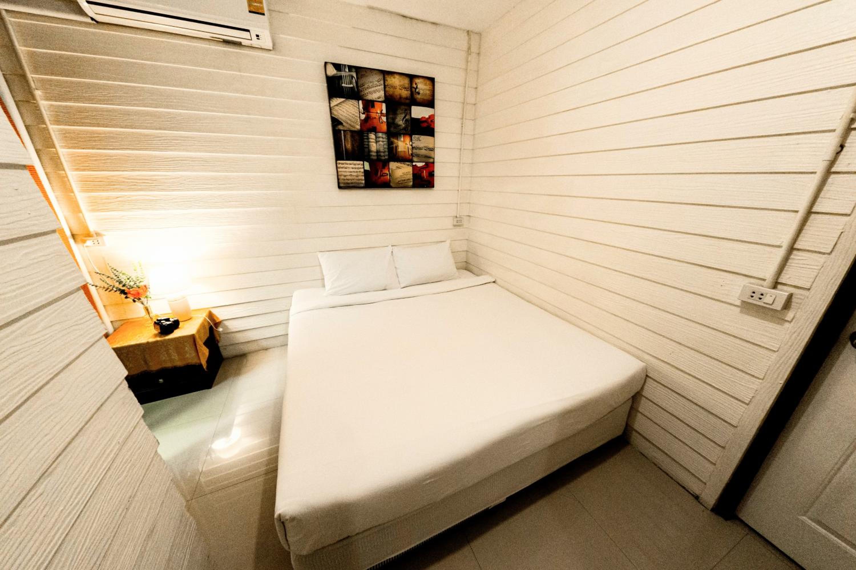 Double Room with Private Bathroom photo 2