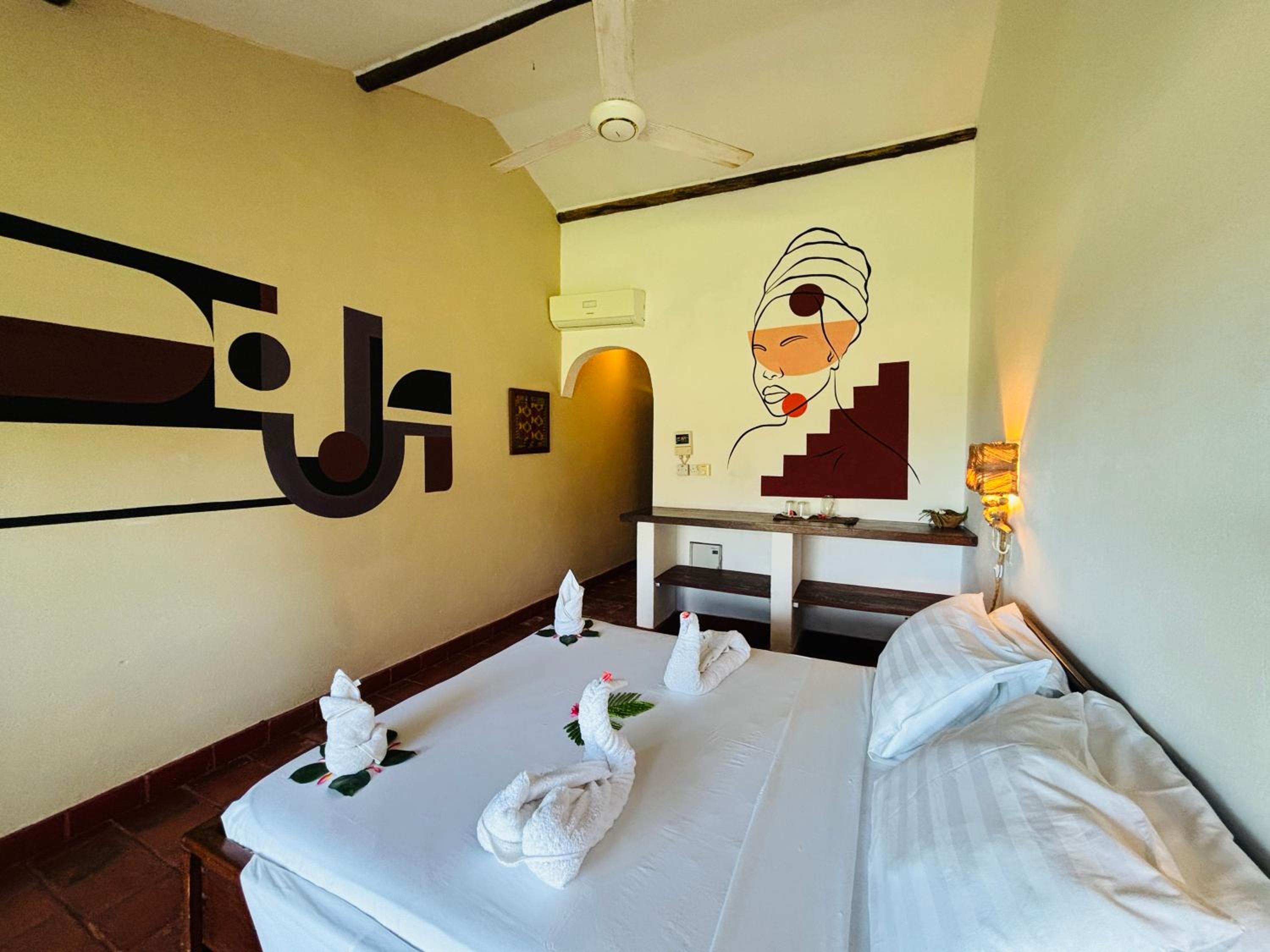 Standard Twin Room with Shared Bathroom photo 2