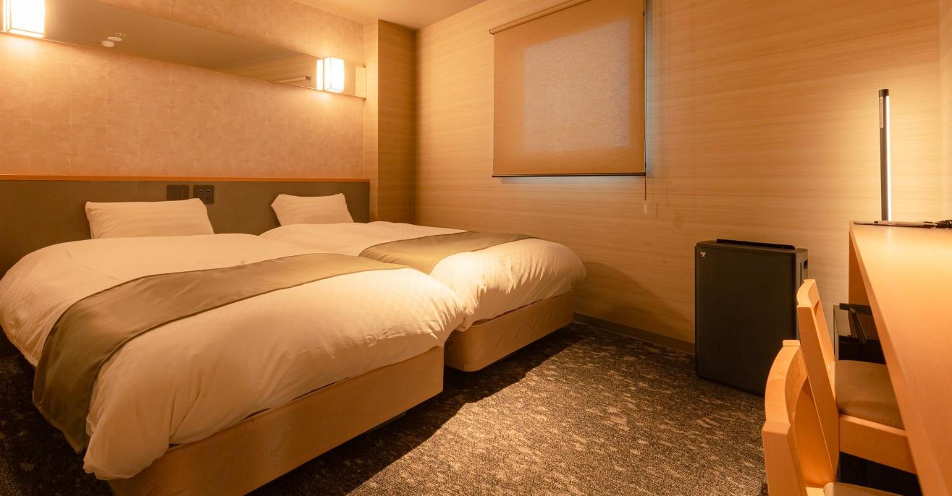 Twin Room - Non-Smoking photo 1