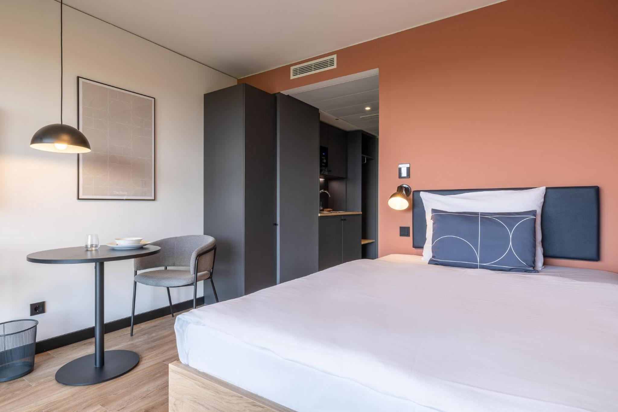 Studio Apartment