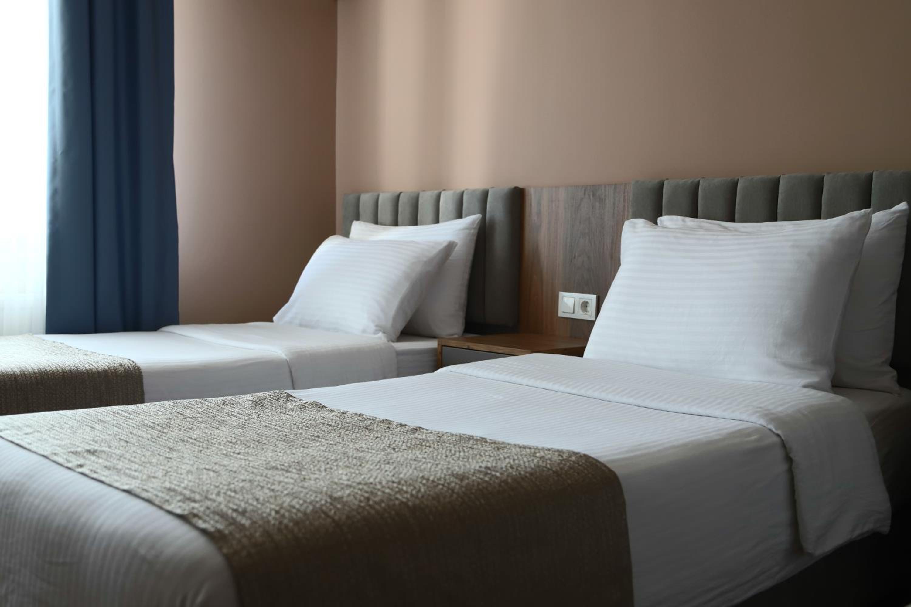 Deluxe Double Room with Balcony photo 3